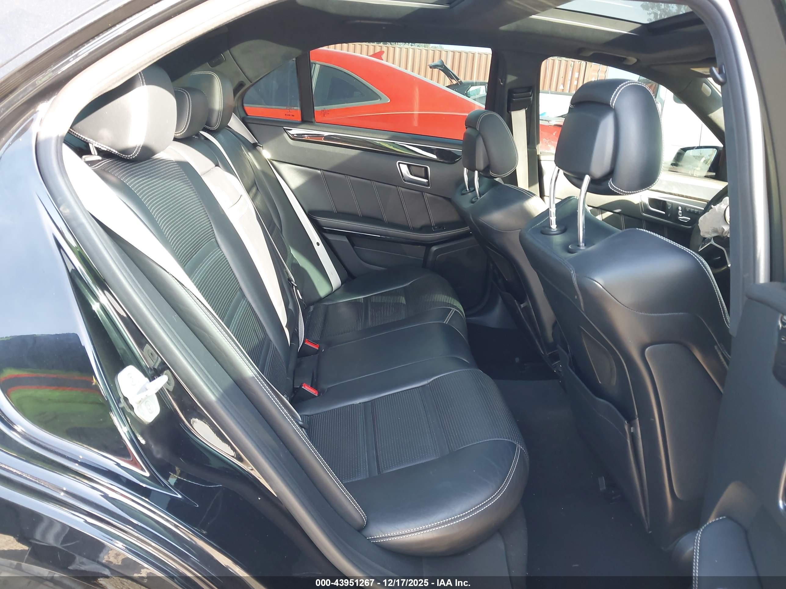 MERCEDES-BENZ E image 8