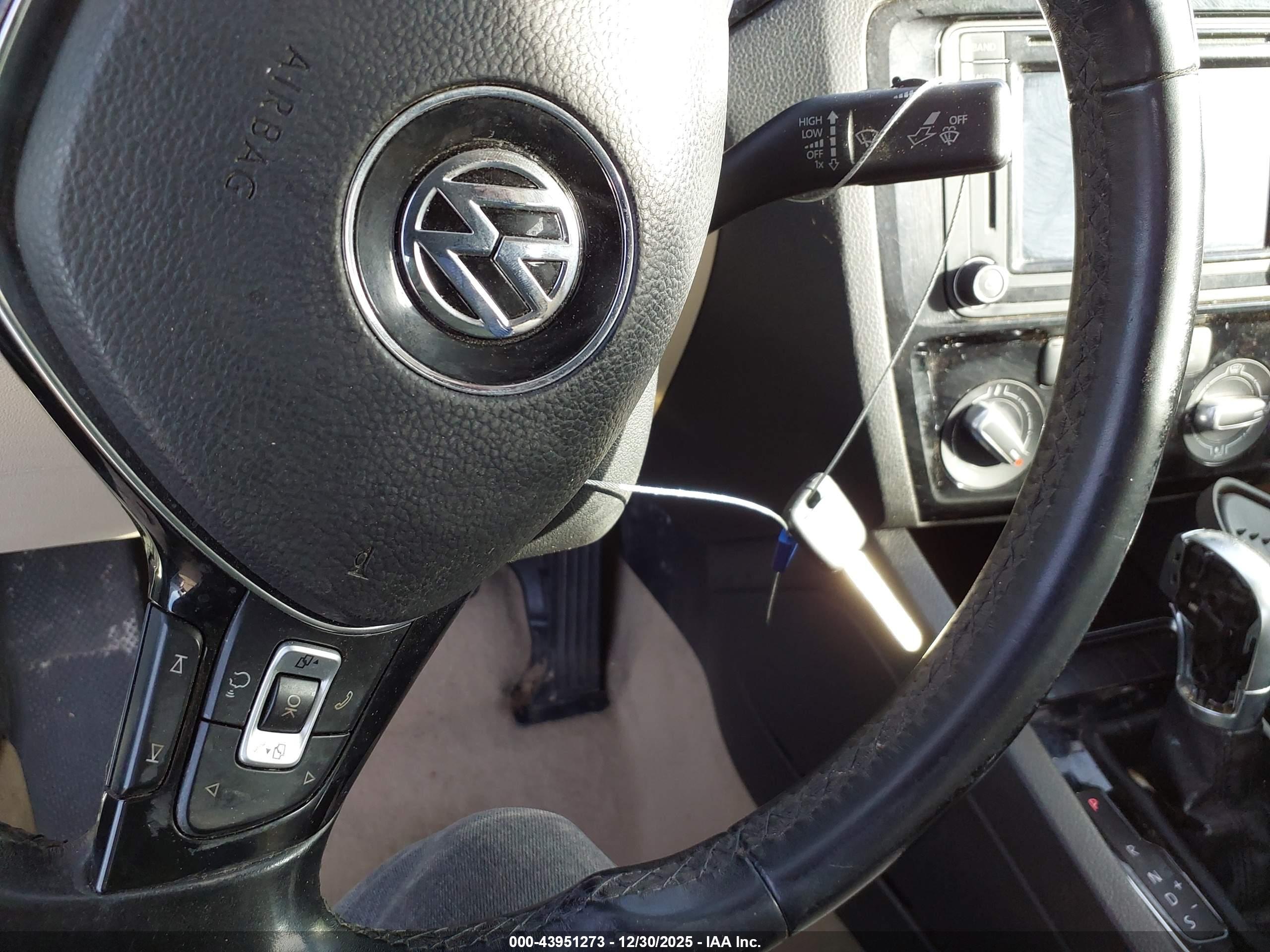 VOLKSWAGEN JETTA image 11