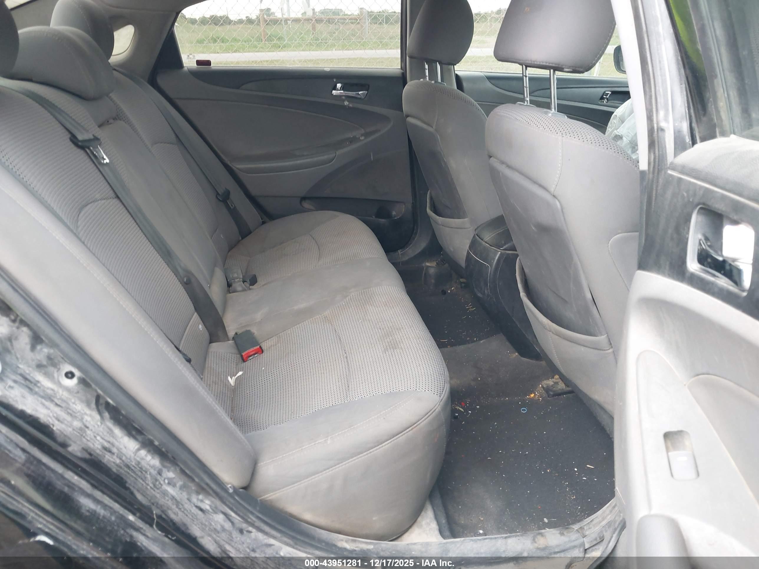 HYUNDAI SONATA image 8