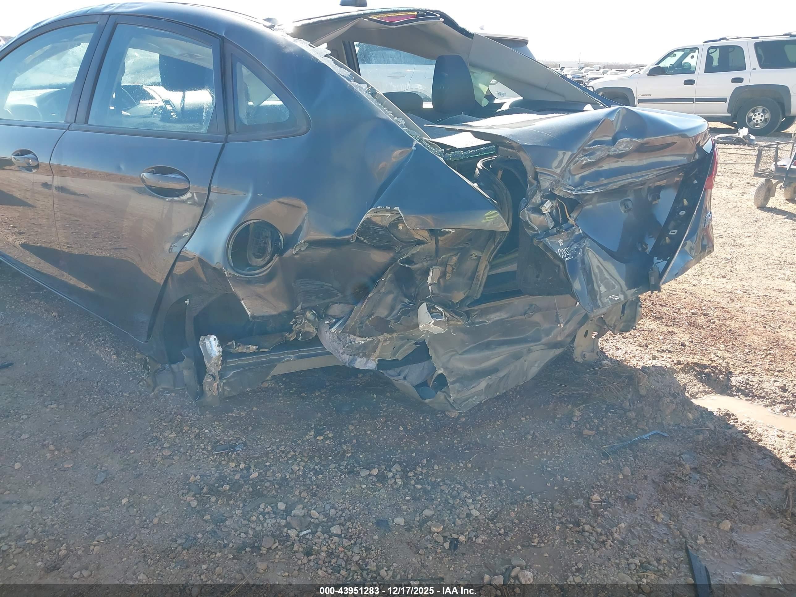 FORD FIESTA image 6