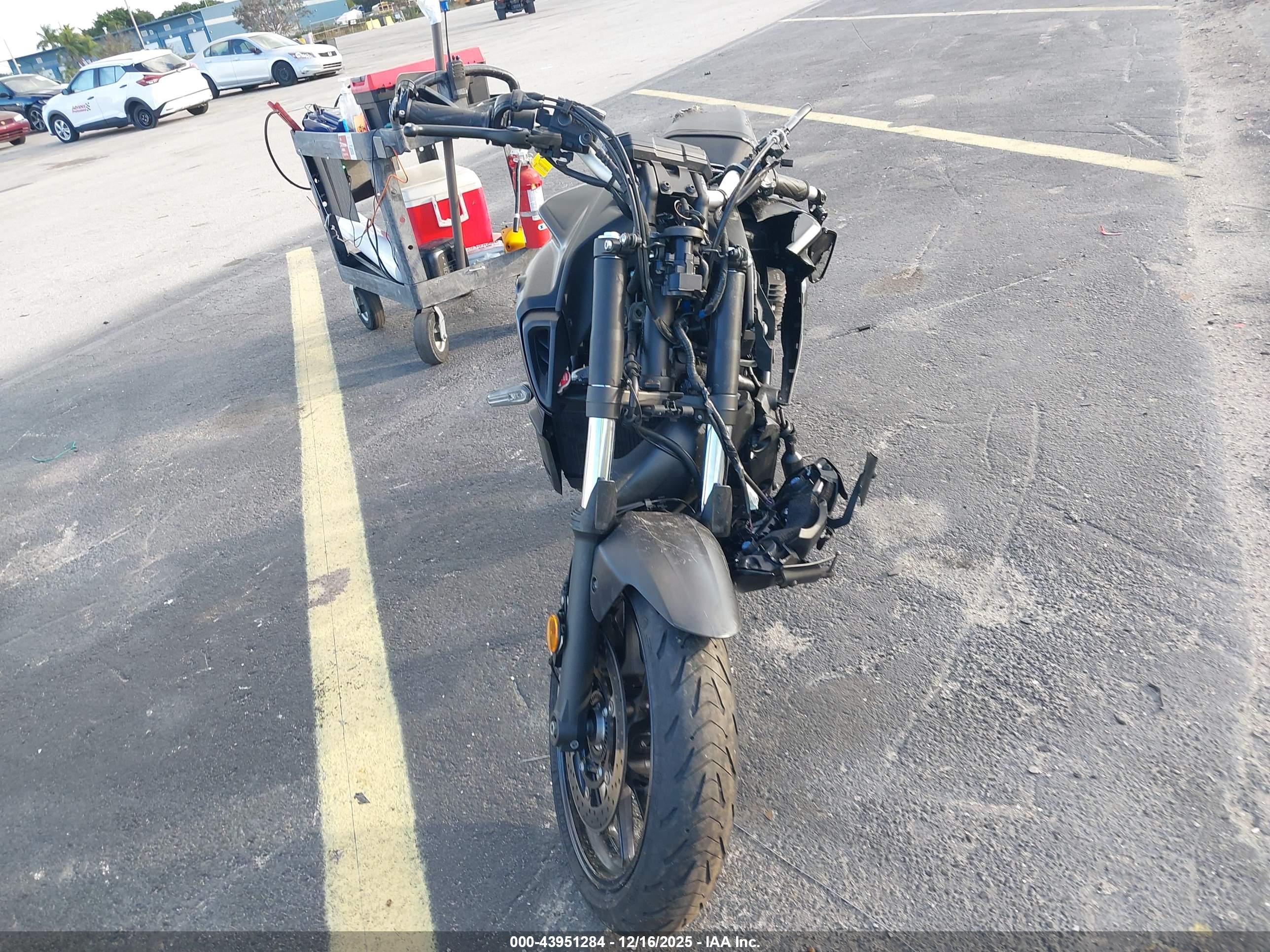 YAMAHA MT07 image 5