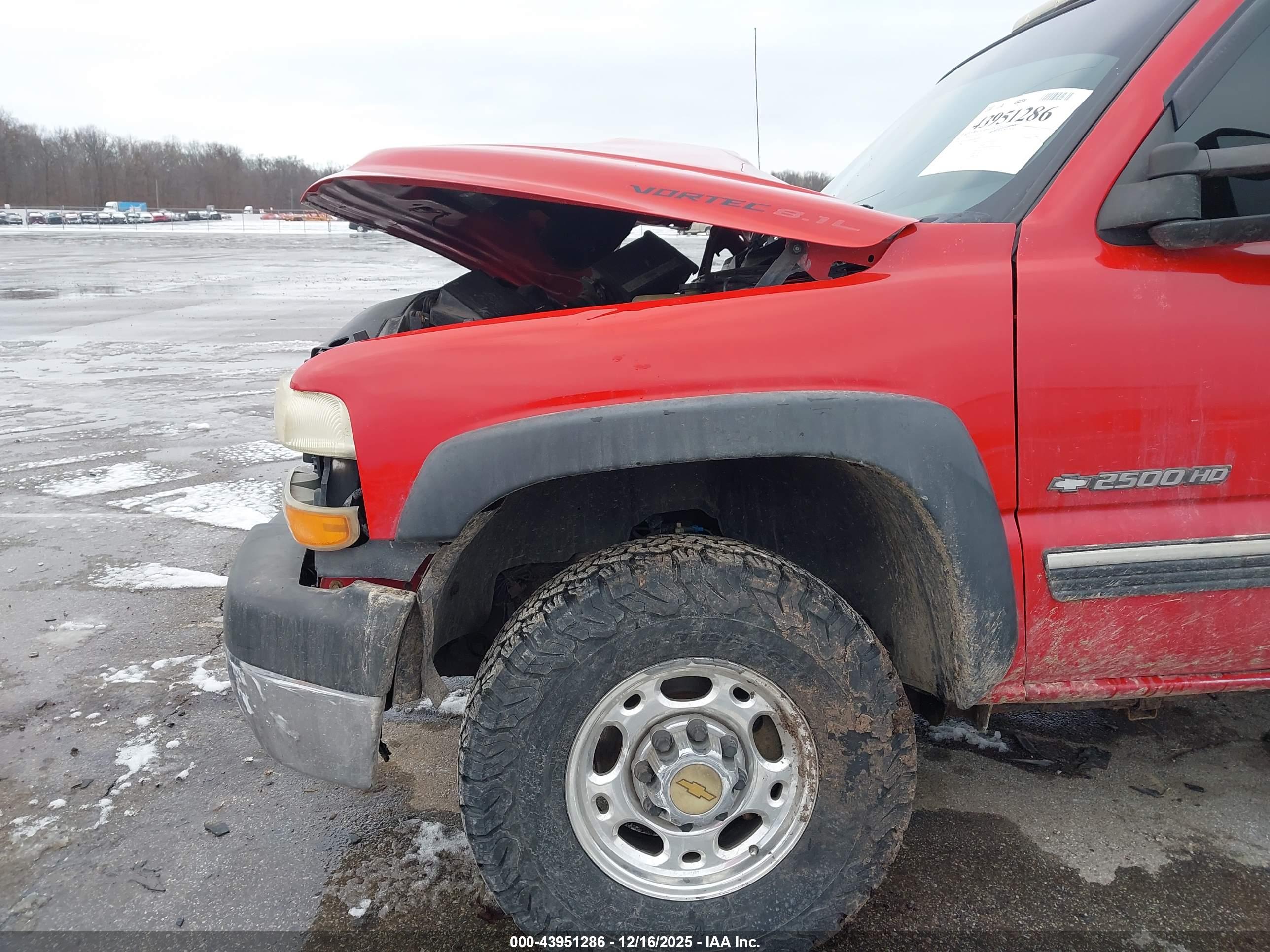 CHEVROLET SILVERADO image 6