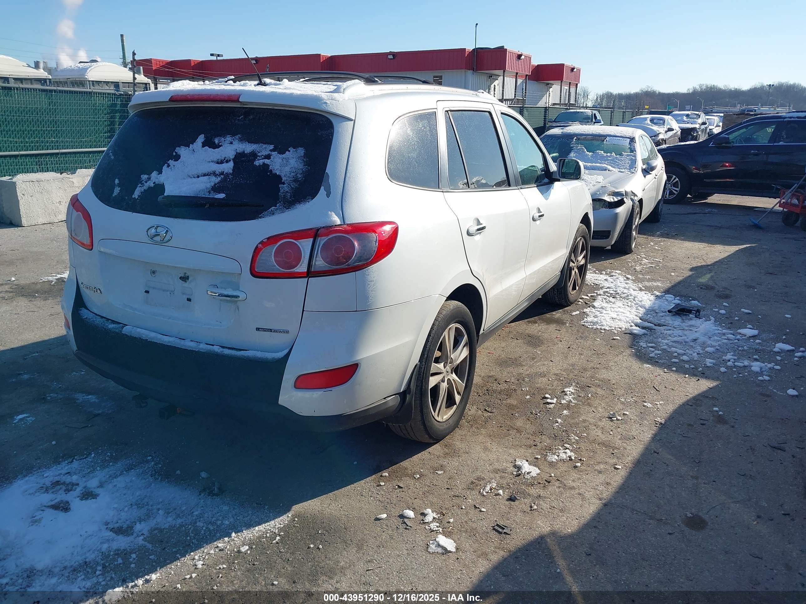 HYUNDAI SANTA image 4