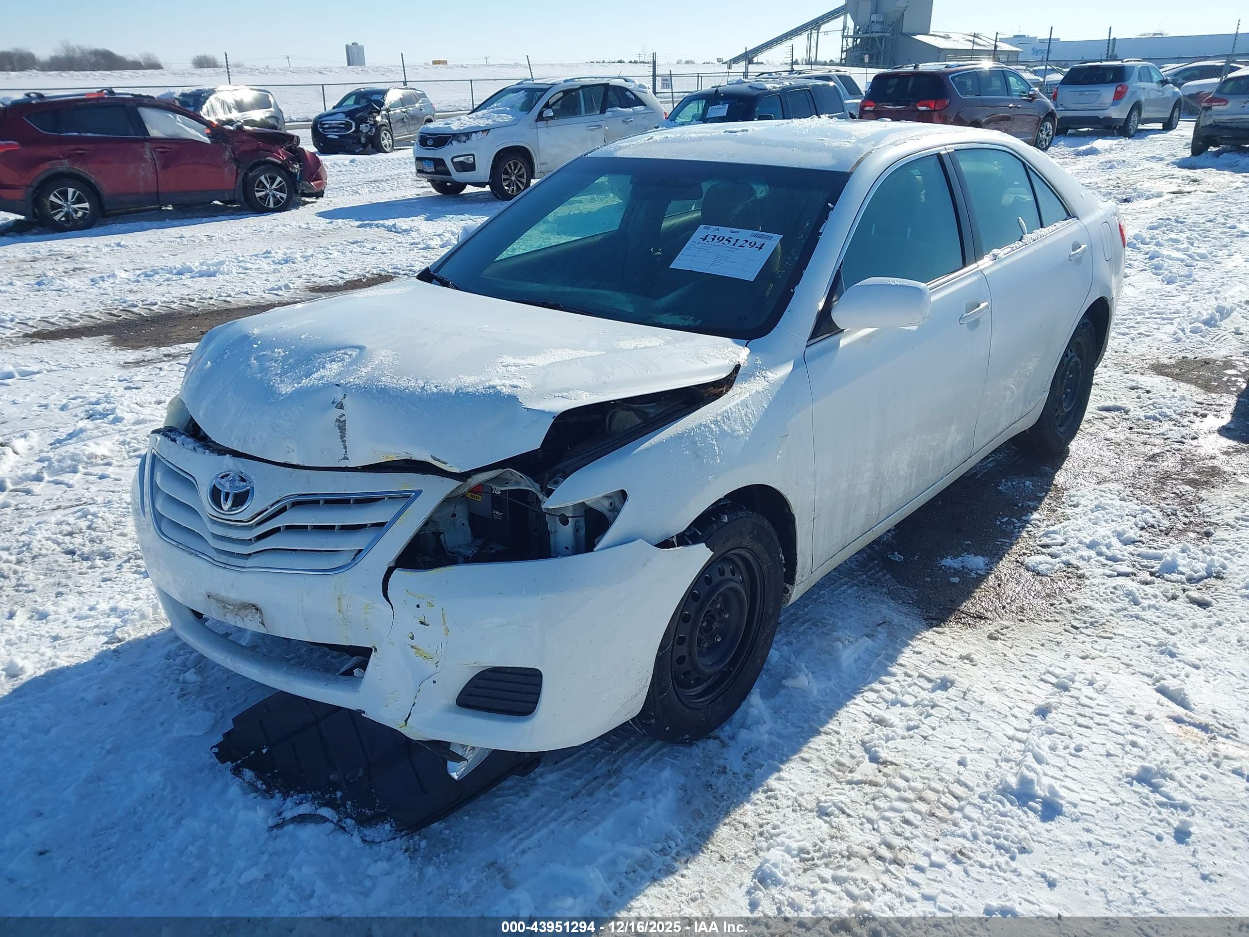 TOYOTA CAMRY image 2