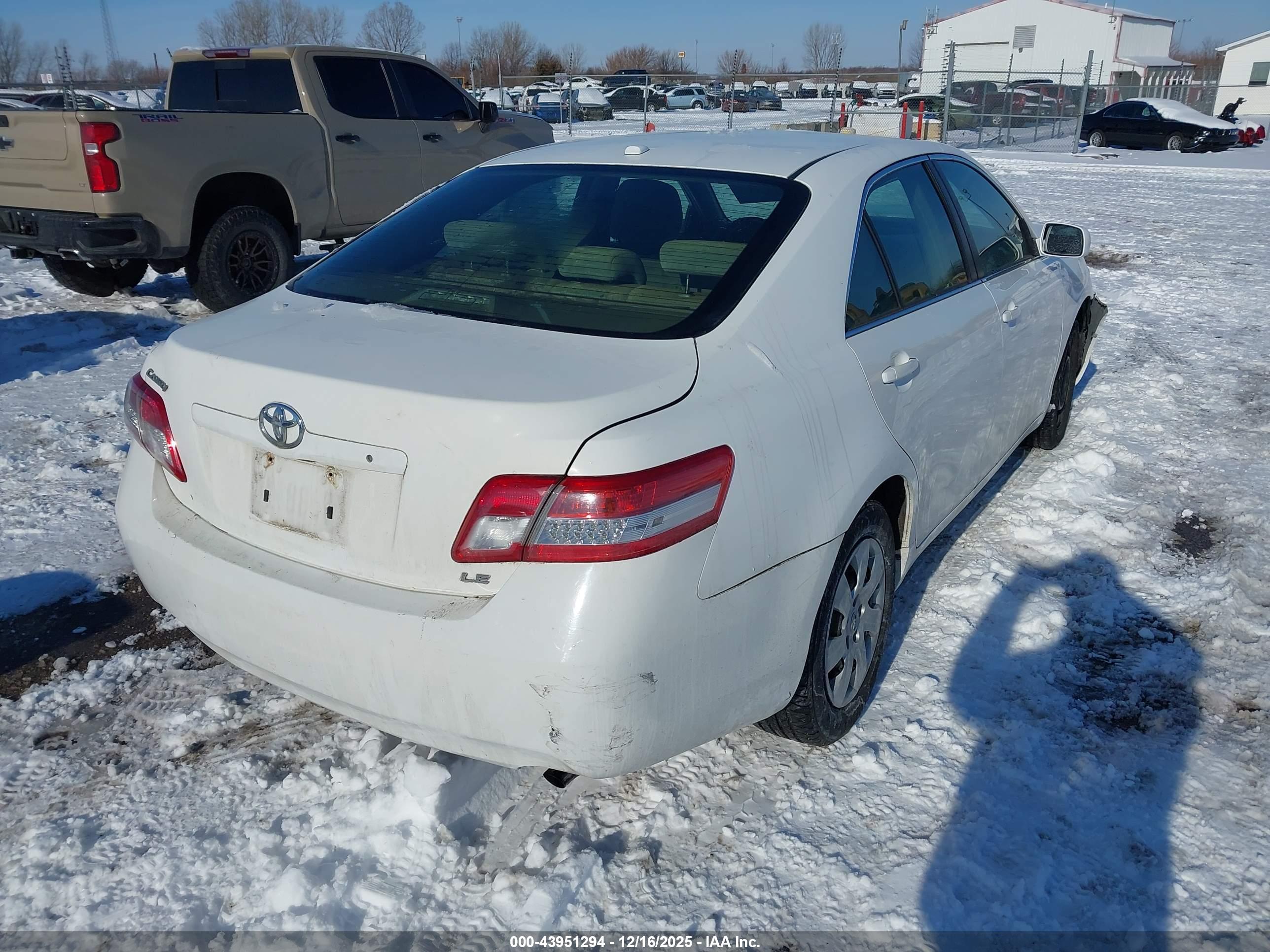 TOYOTA CAMRY image 4