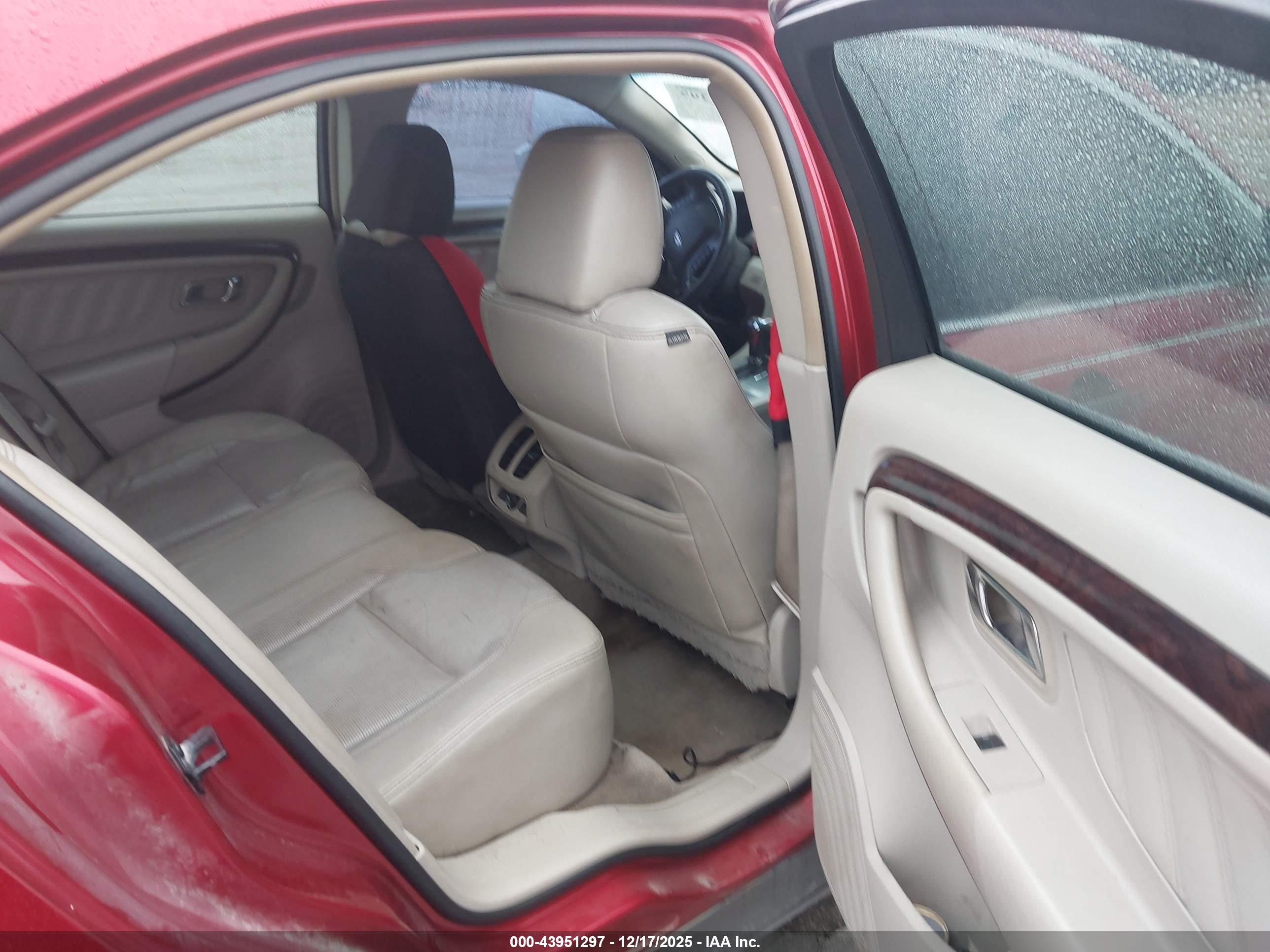 FORD TAURUS image 8