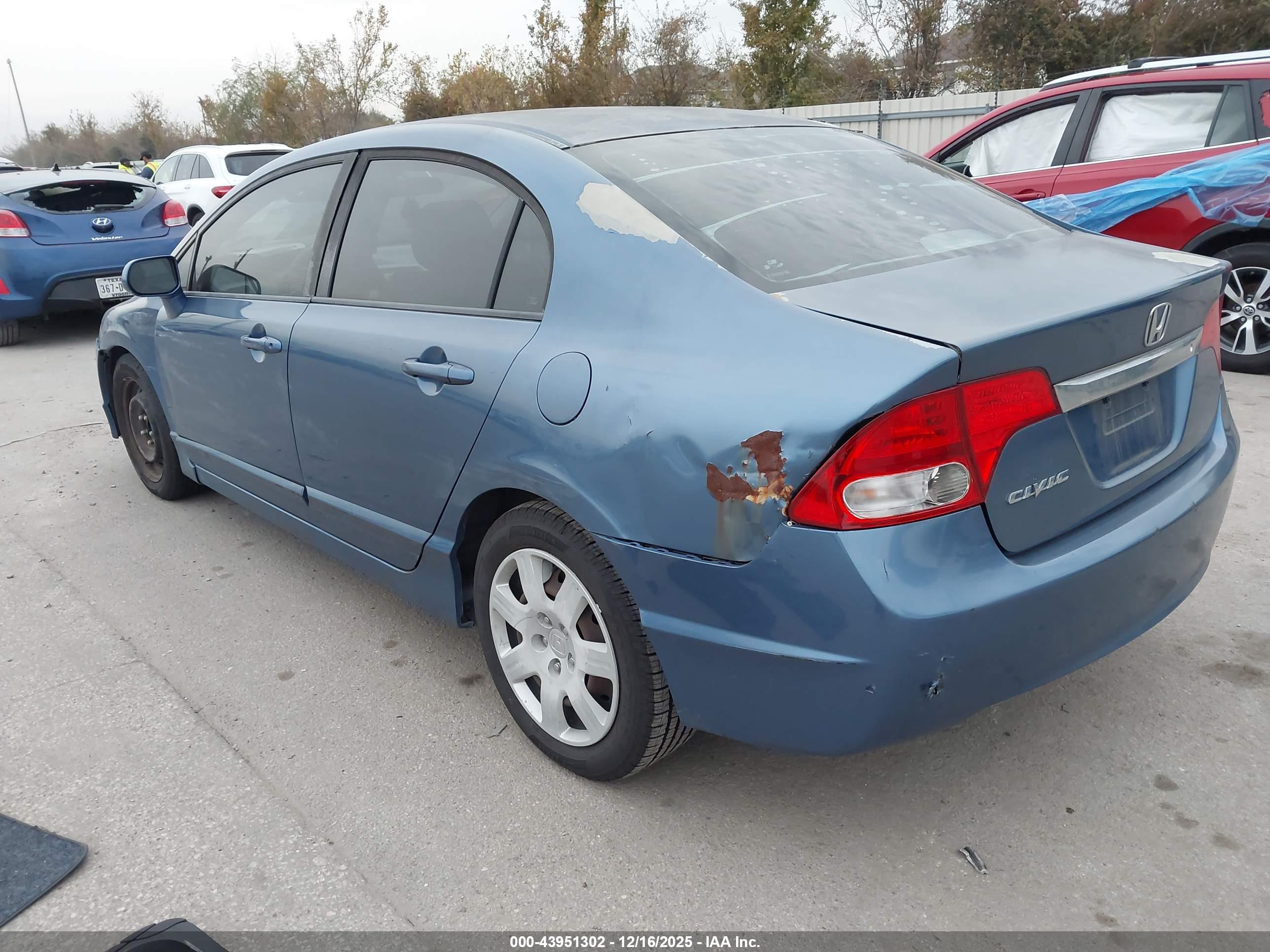 HONDA CIVIC image 3