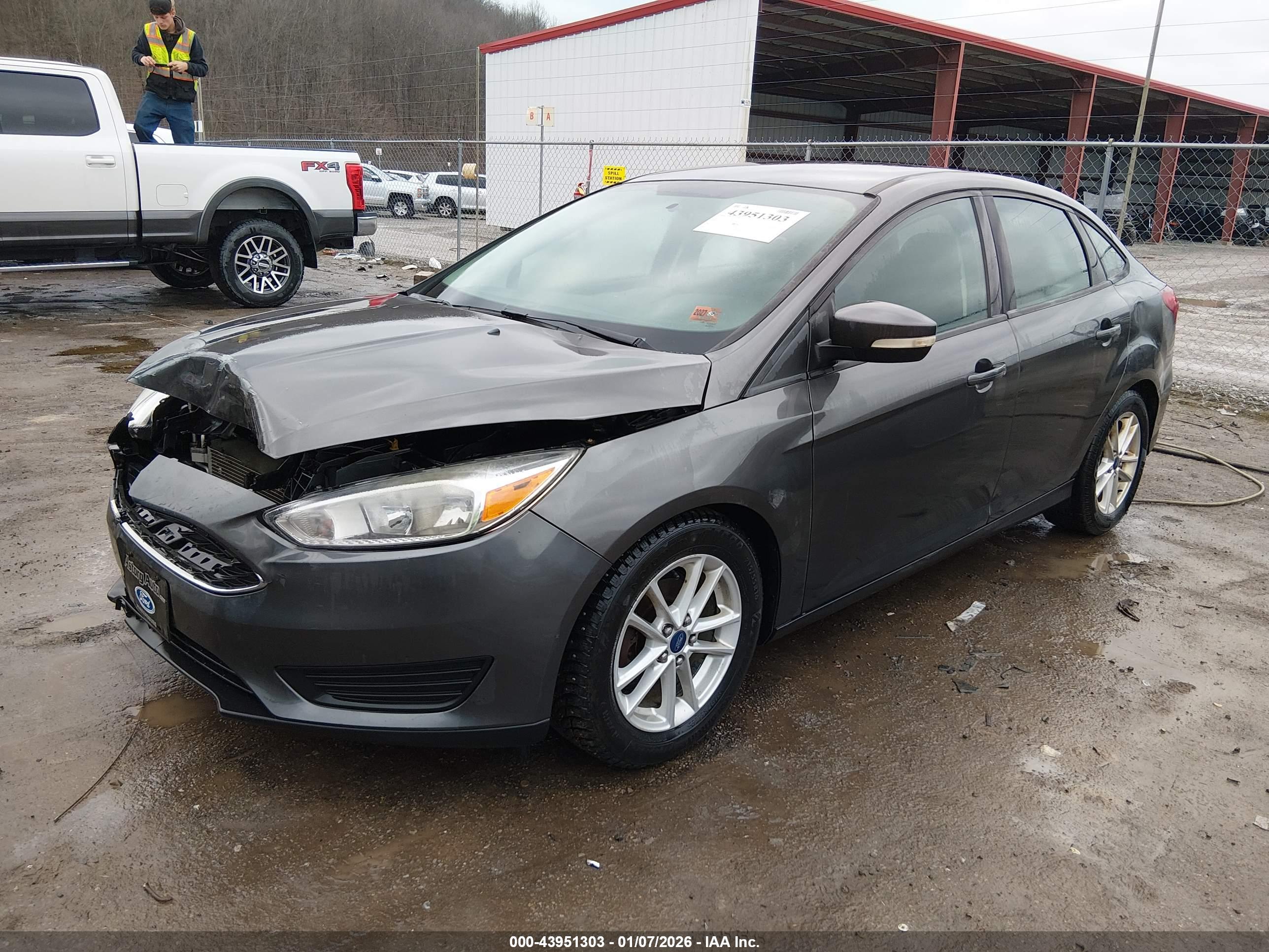 FORD FOCUS image 2