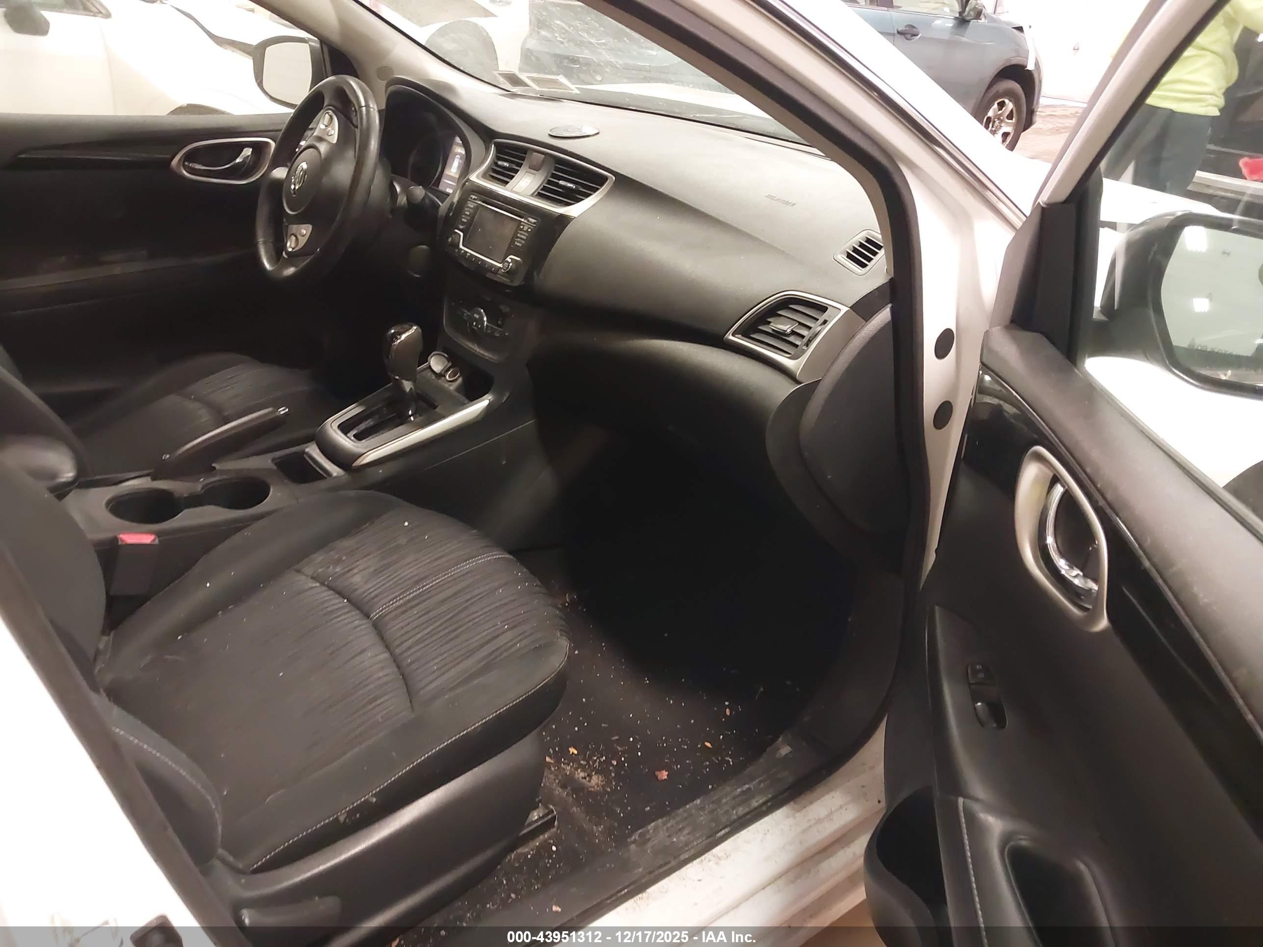 NISSAN SENTRA image 5