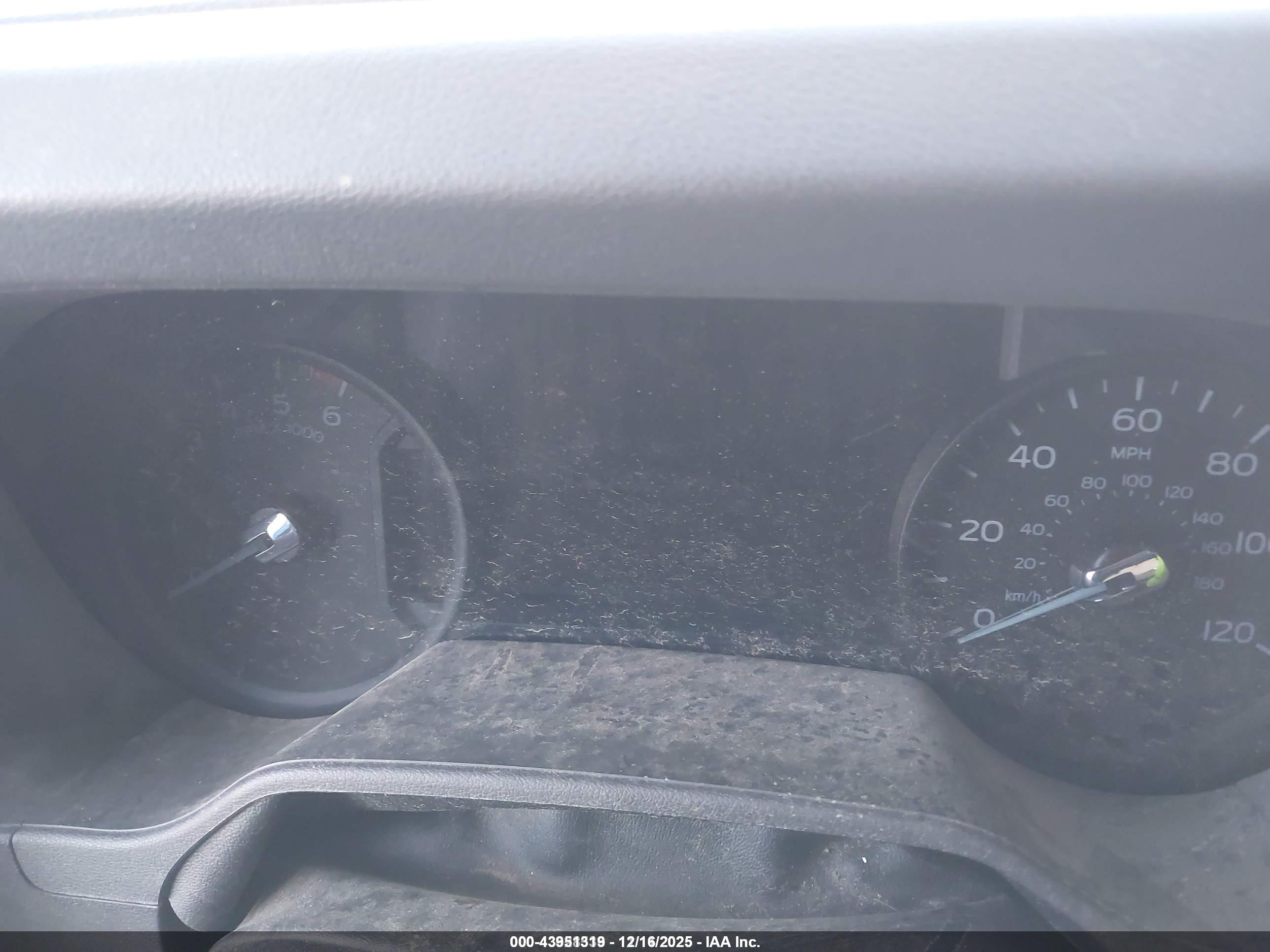FORD E-450 image 6