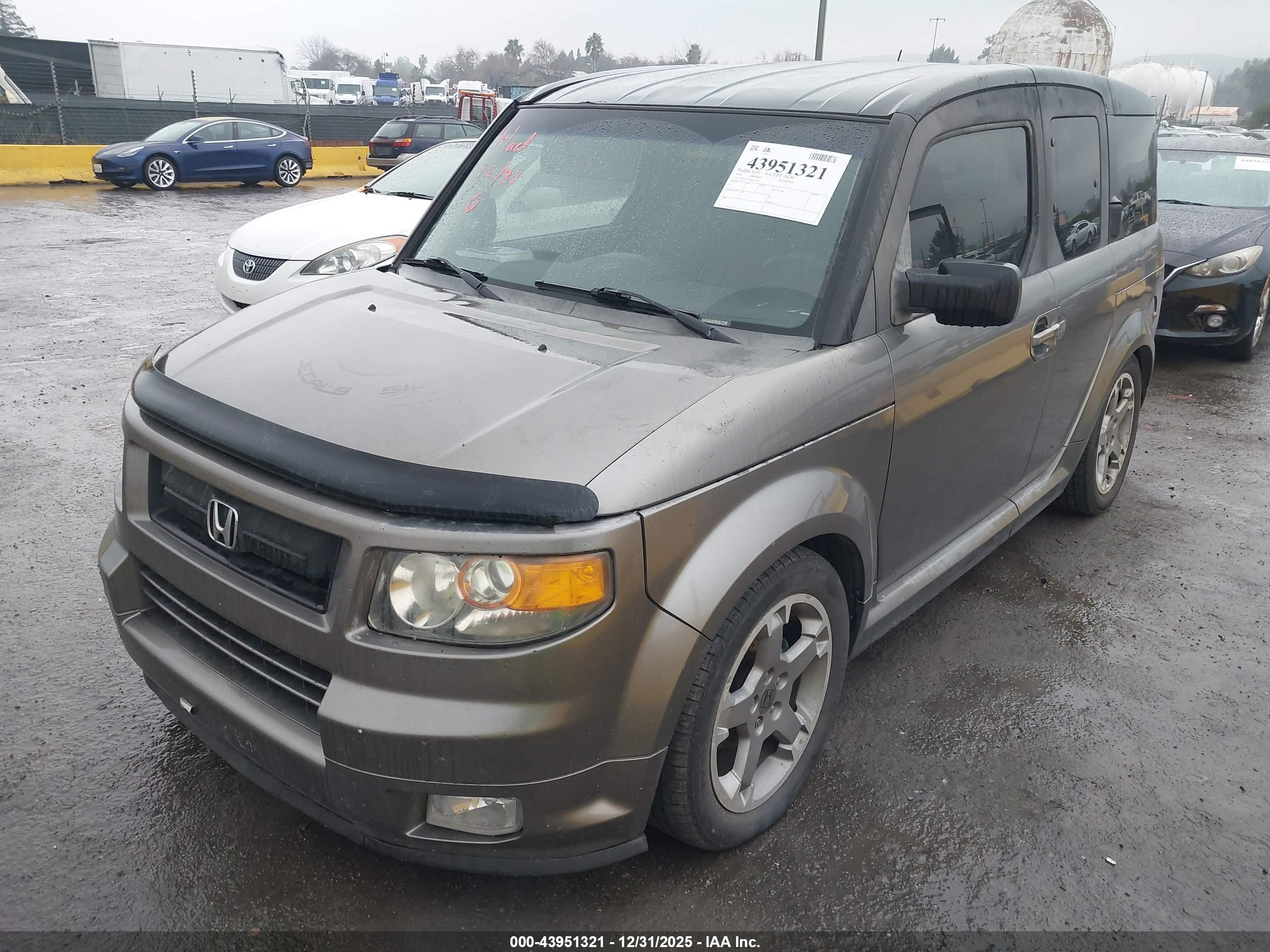 HONDA ELEMENT image 2