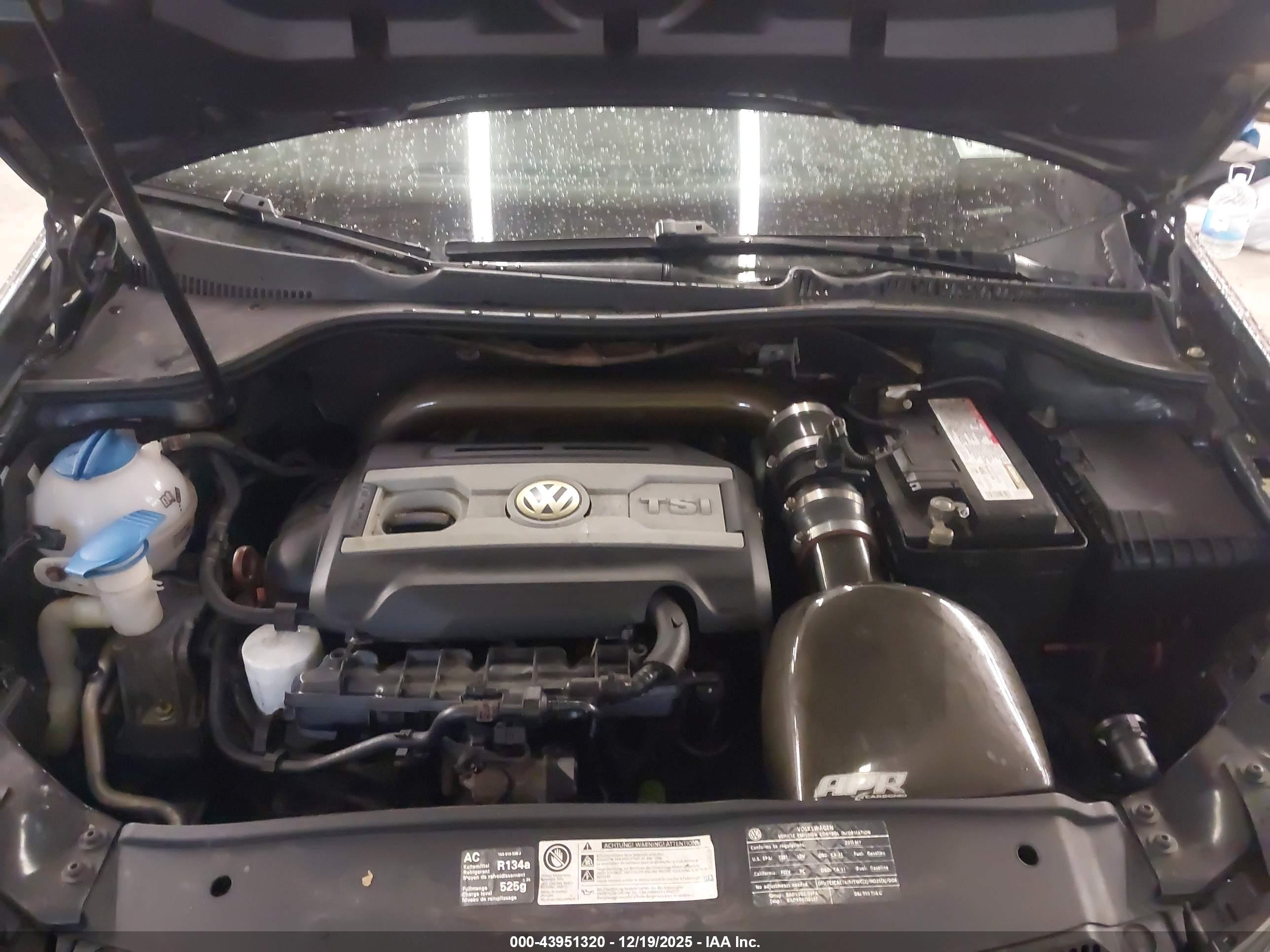VOLKSWAGEN GTI image 10