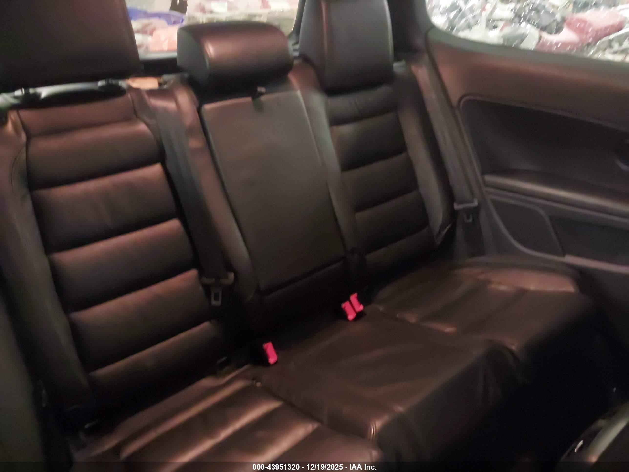 VOLKSWAGEN GTI image 8