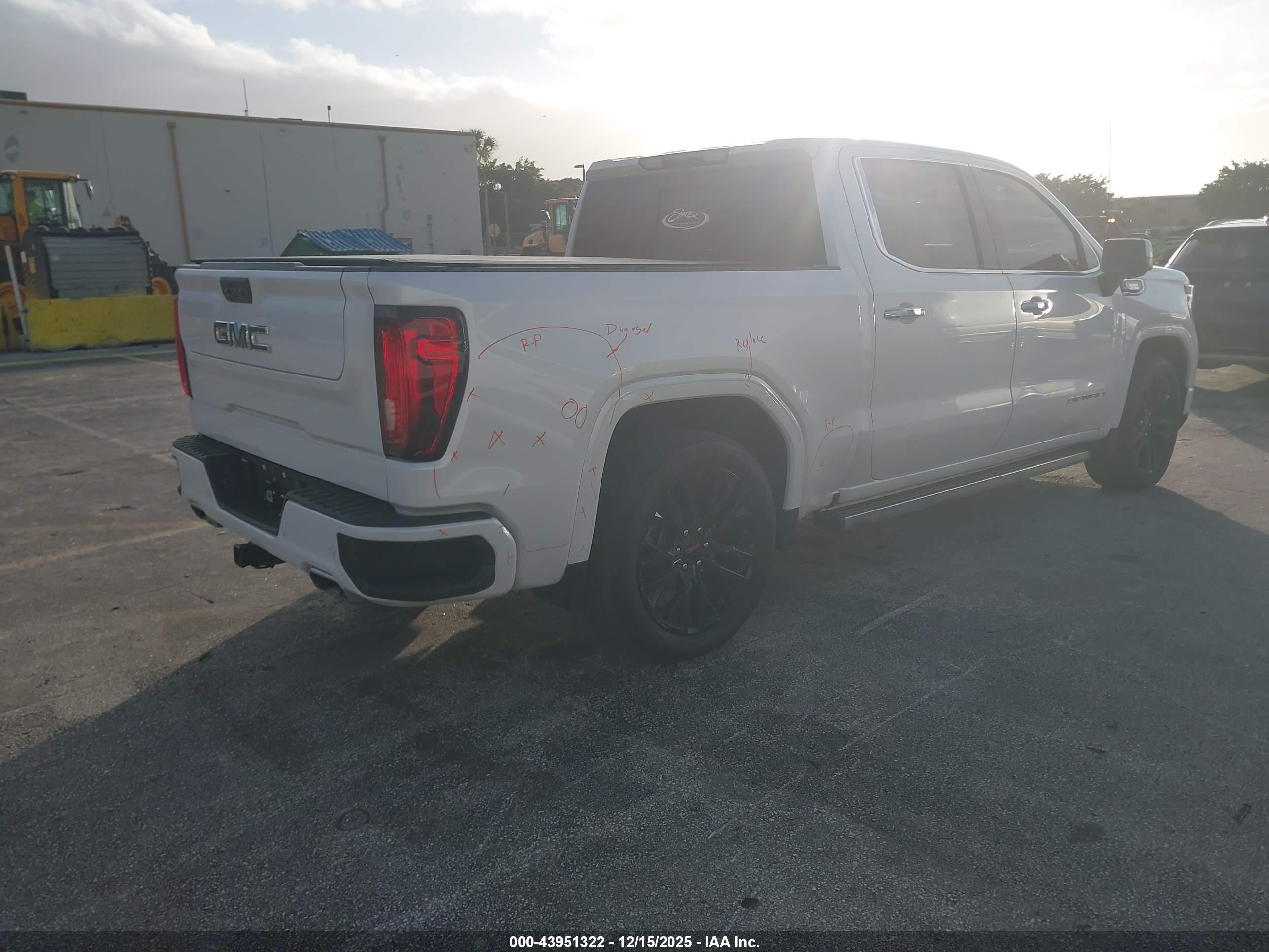 GMC SIERRA image 4