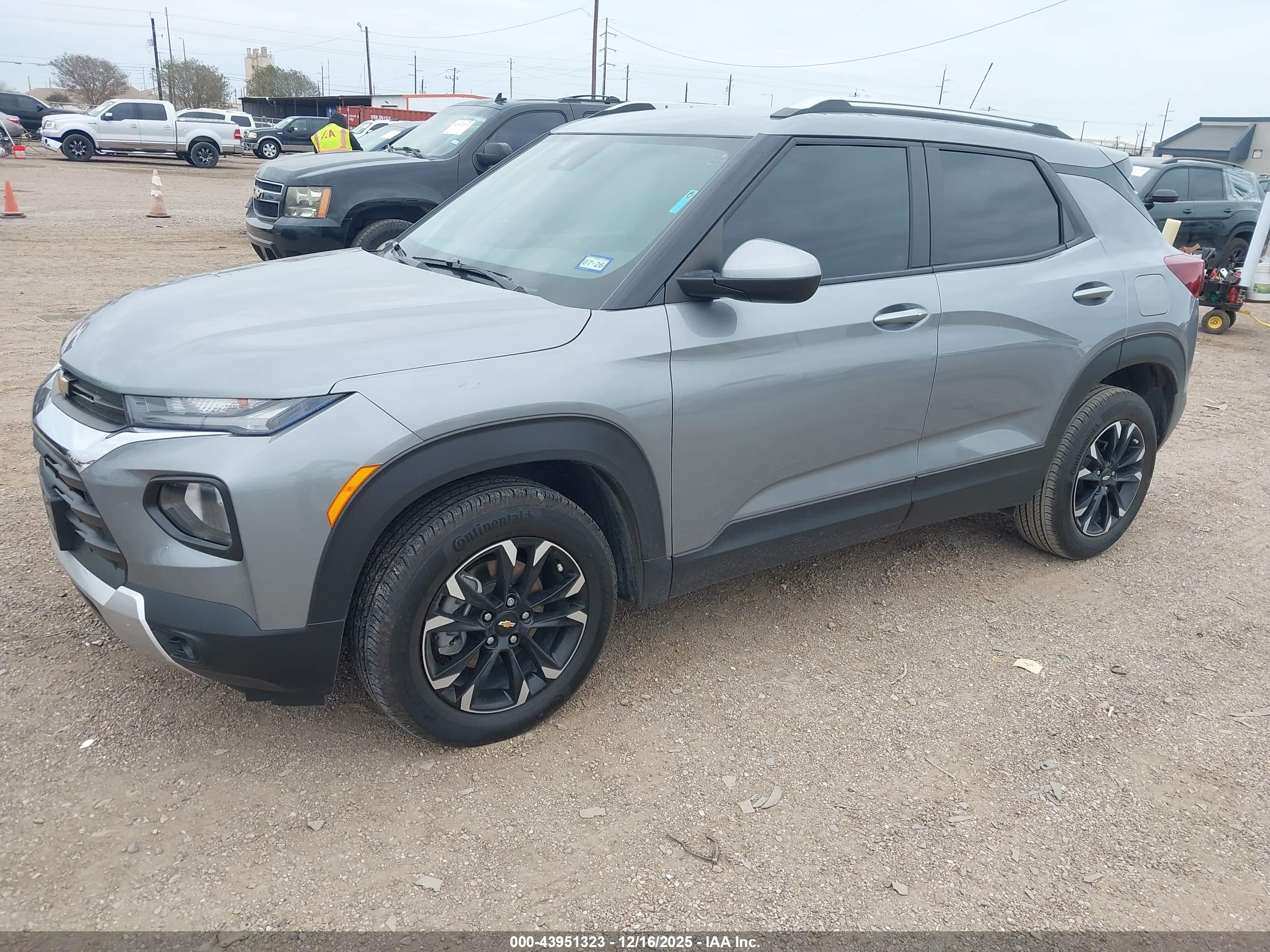 CHEVROLET TRAILBLAZER image 2