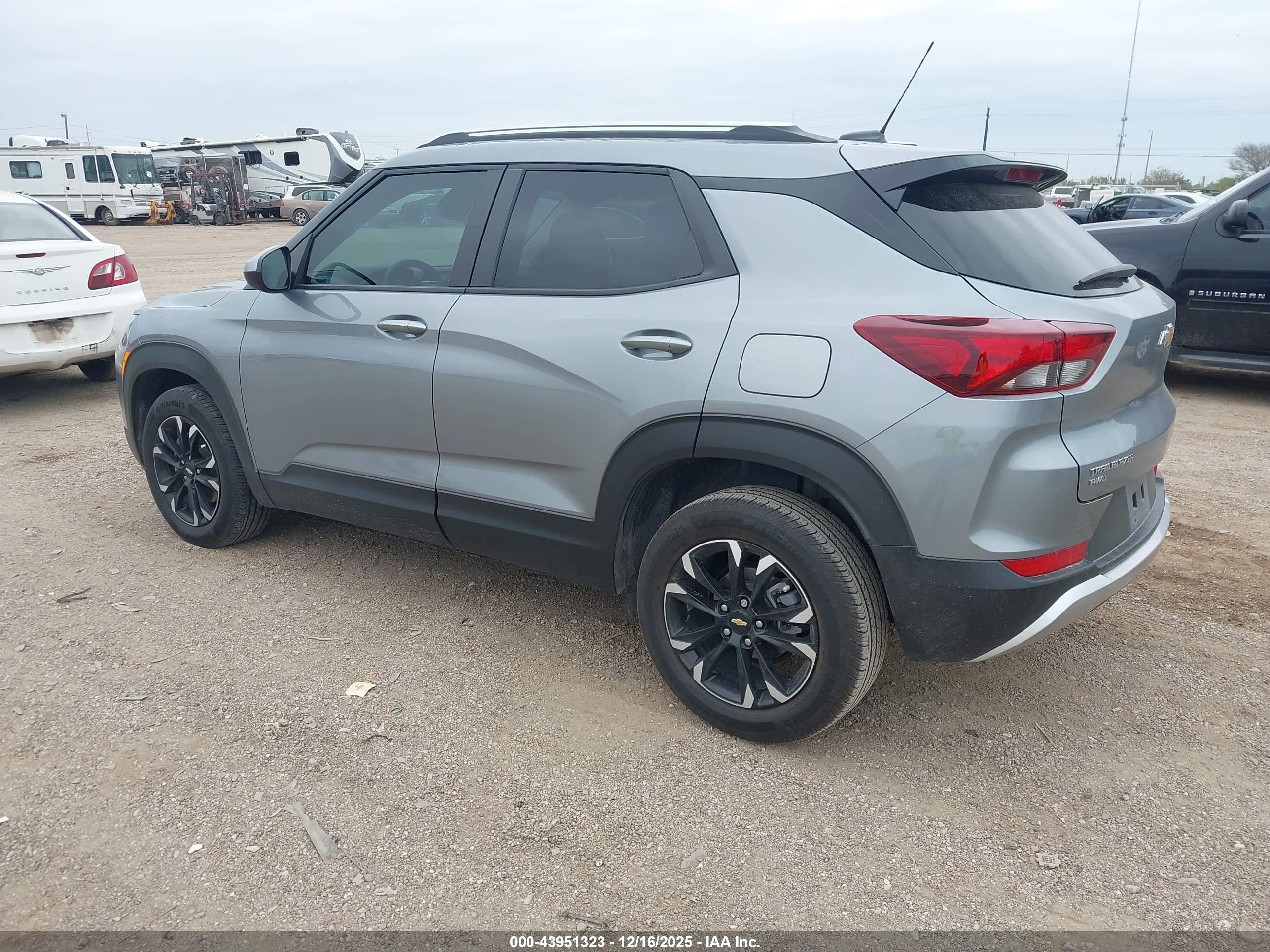 CHEVROLET TRAILBLAZER image 3