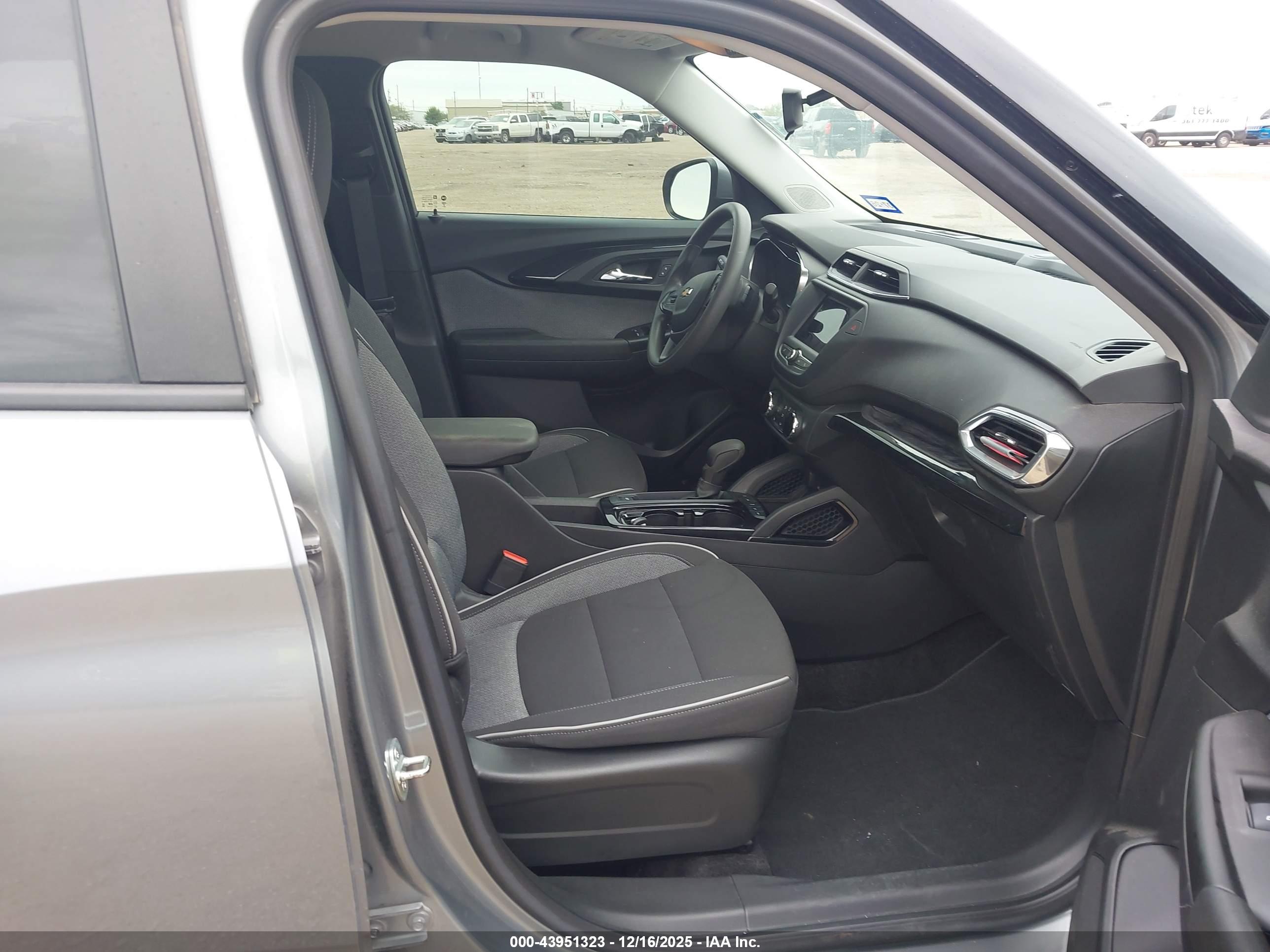 CHEVROLET TRAILBLAZER image 5