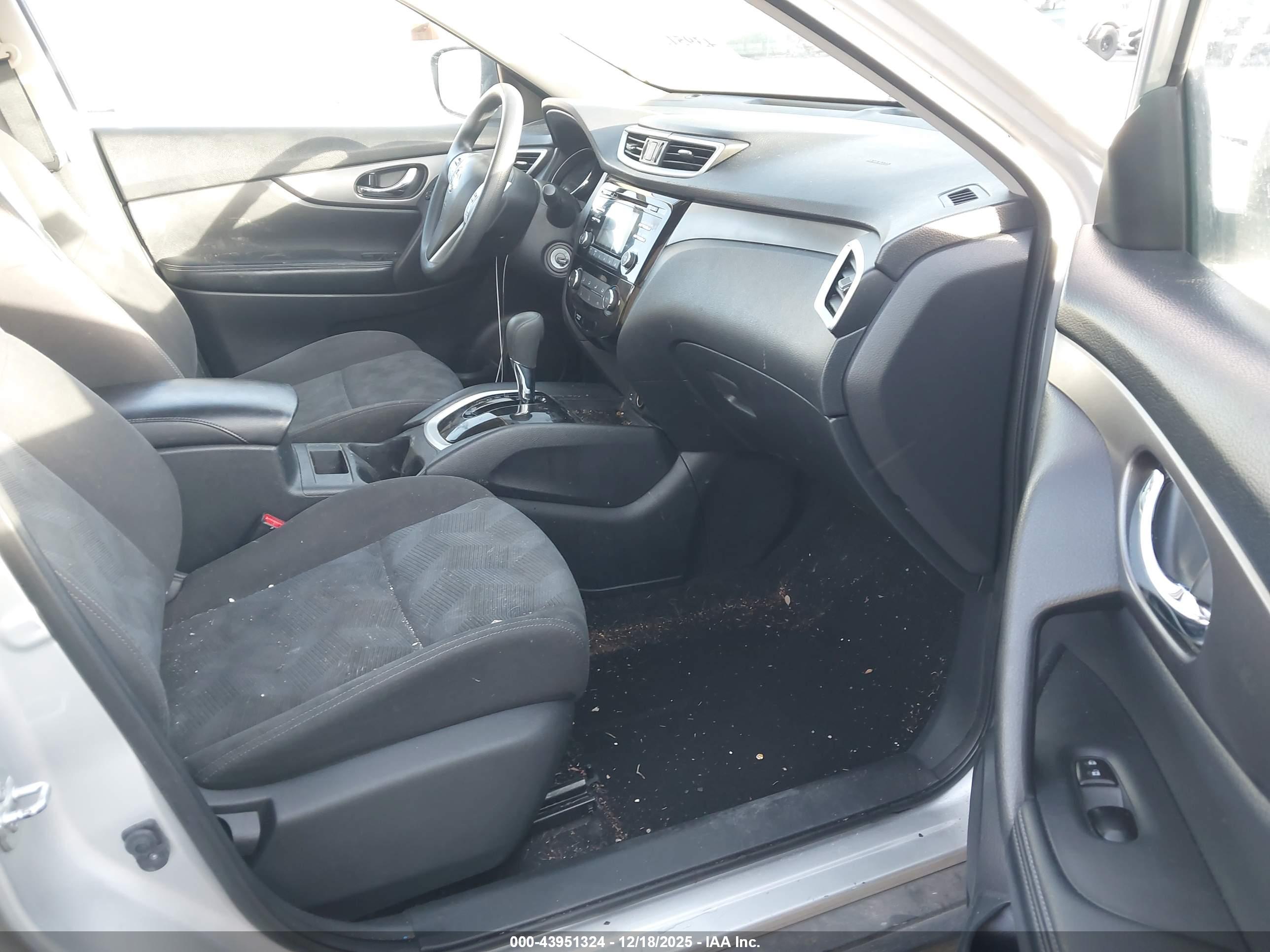 NISSAN ROGUE image 5