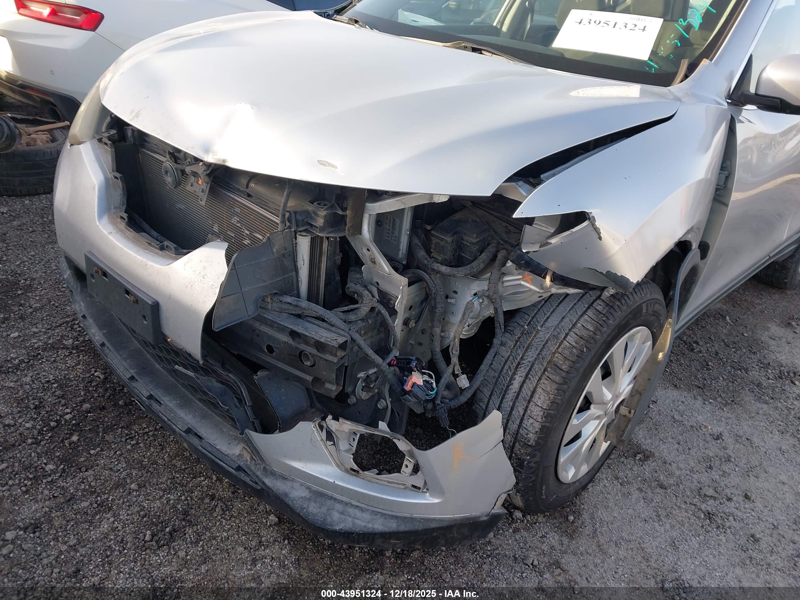 NISSAN ROGUE image 6