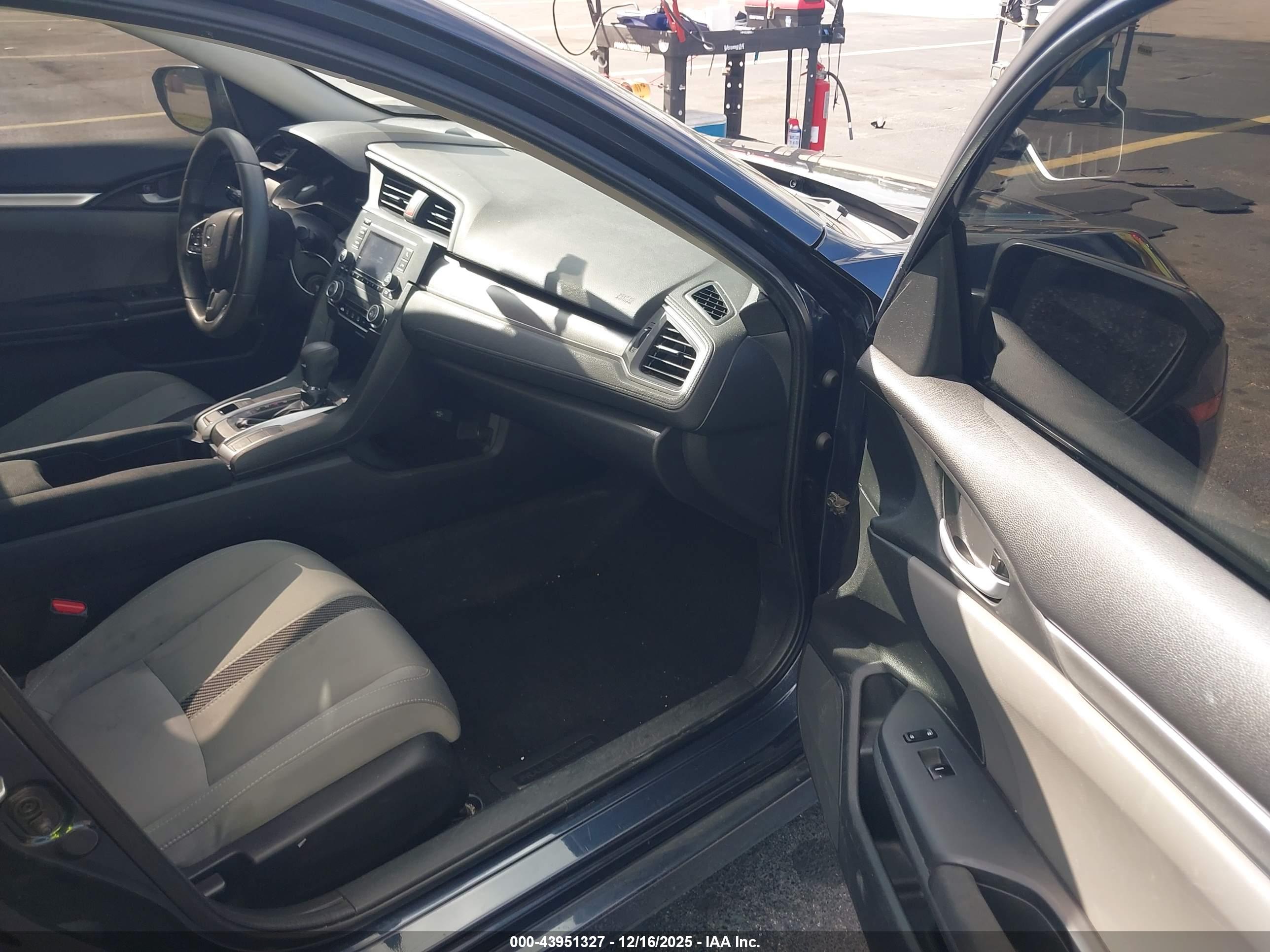 HONDA CIVIC image 5