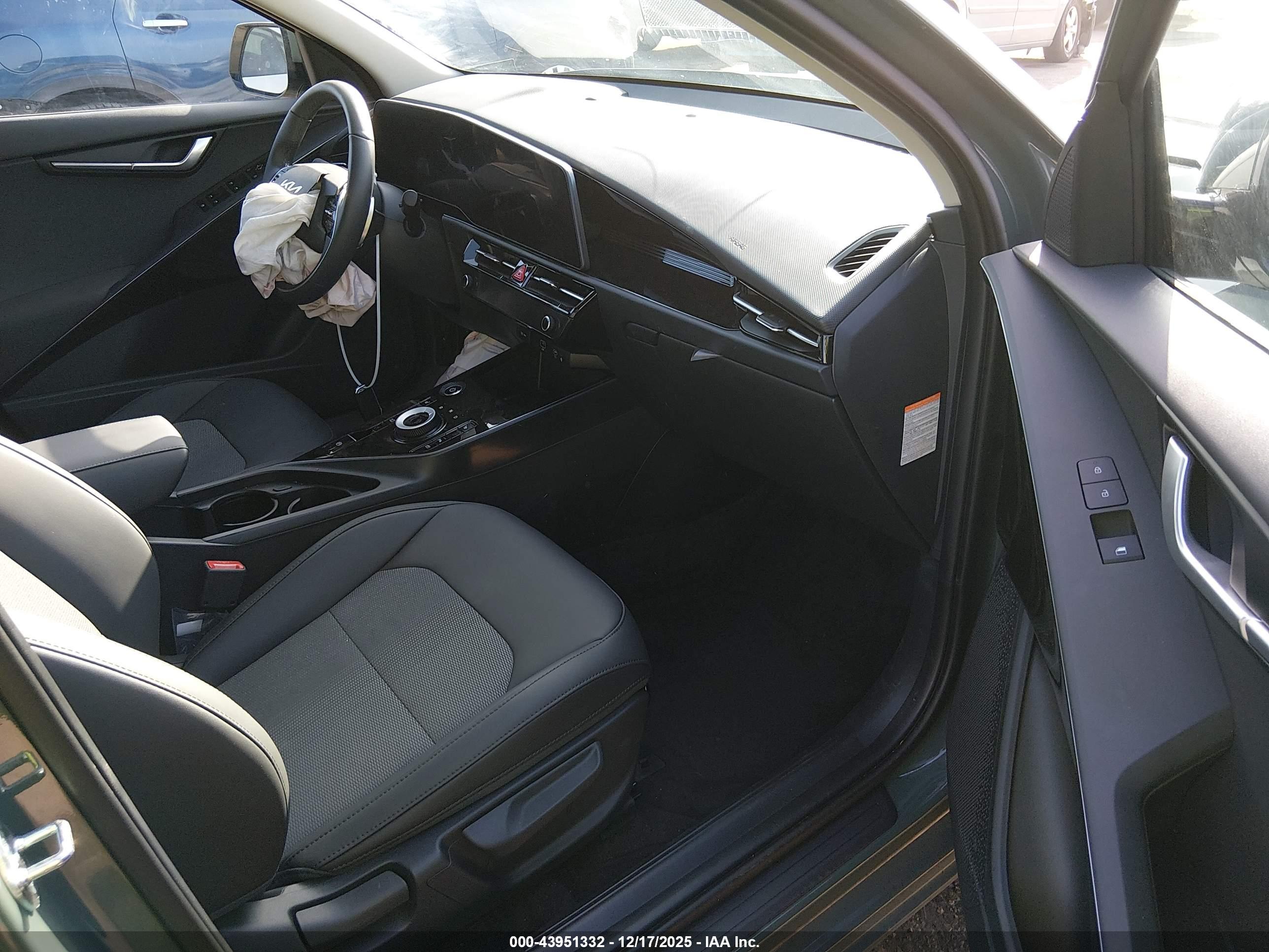 KIA NIRO image 5