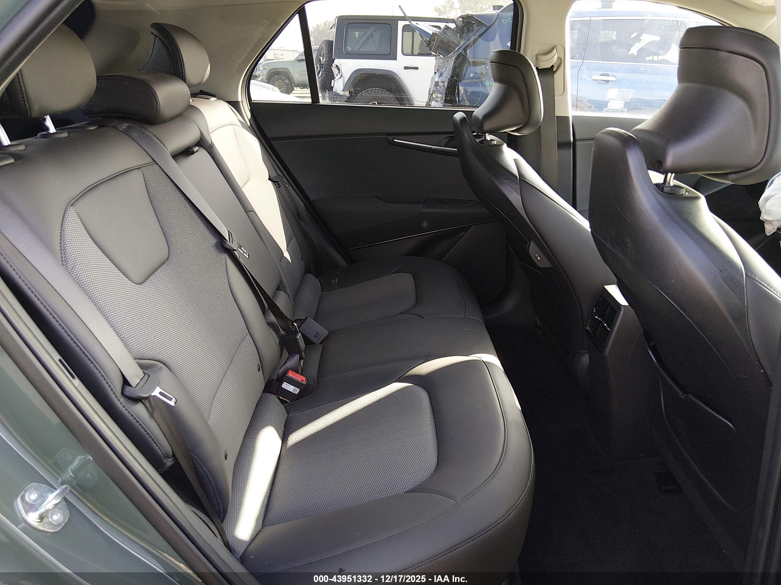 KIA NIRO image 8