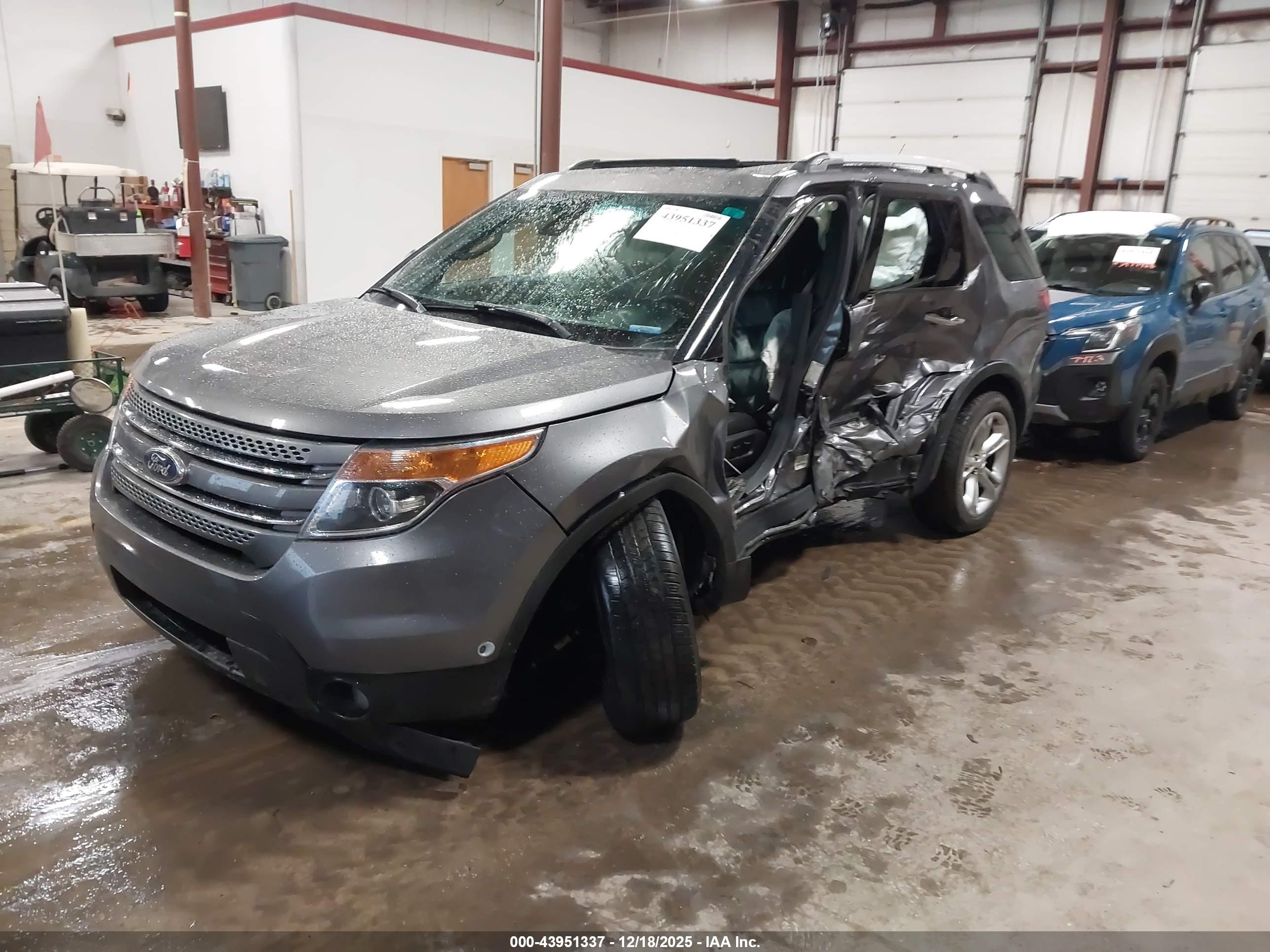 FORD EXPLORER image 2