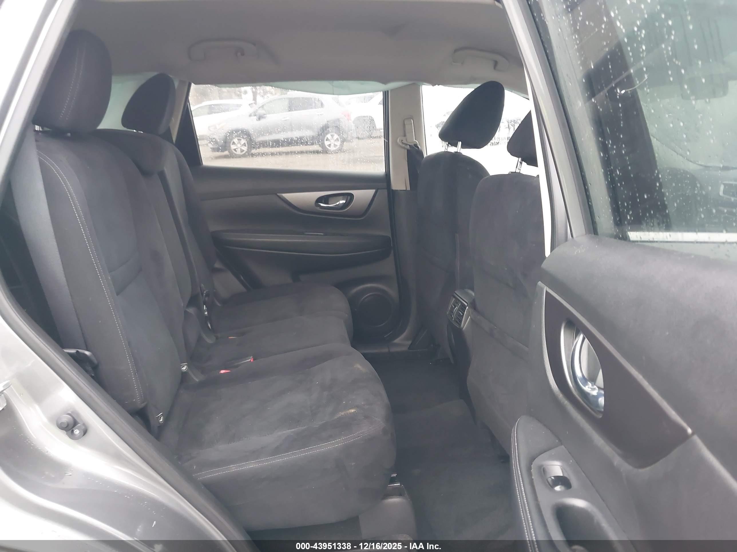 NISSAN ROGUE image 8