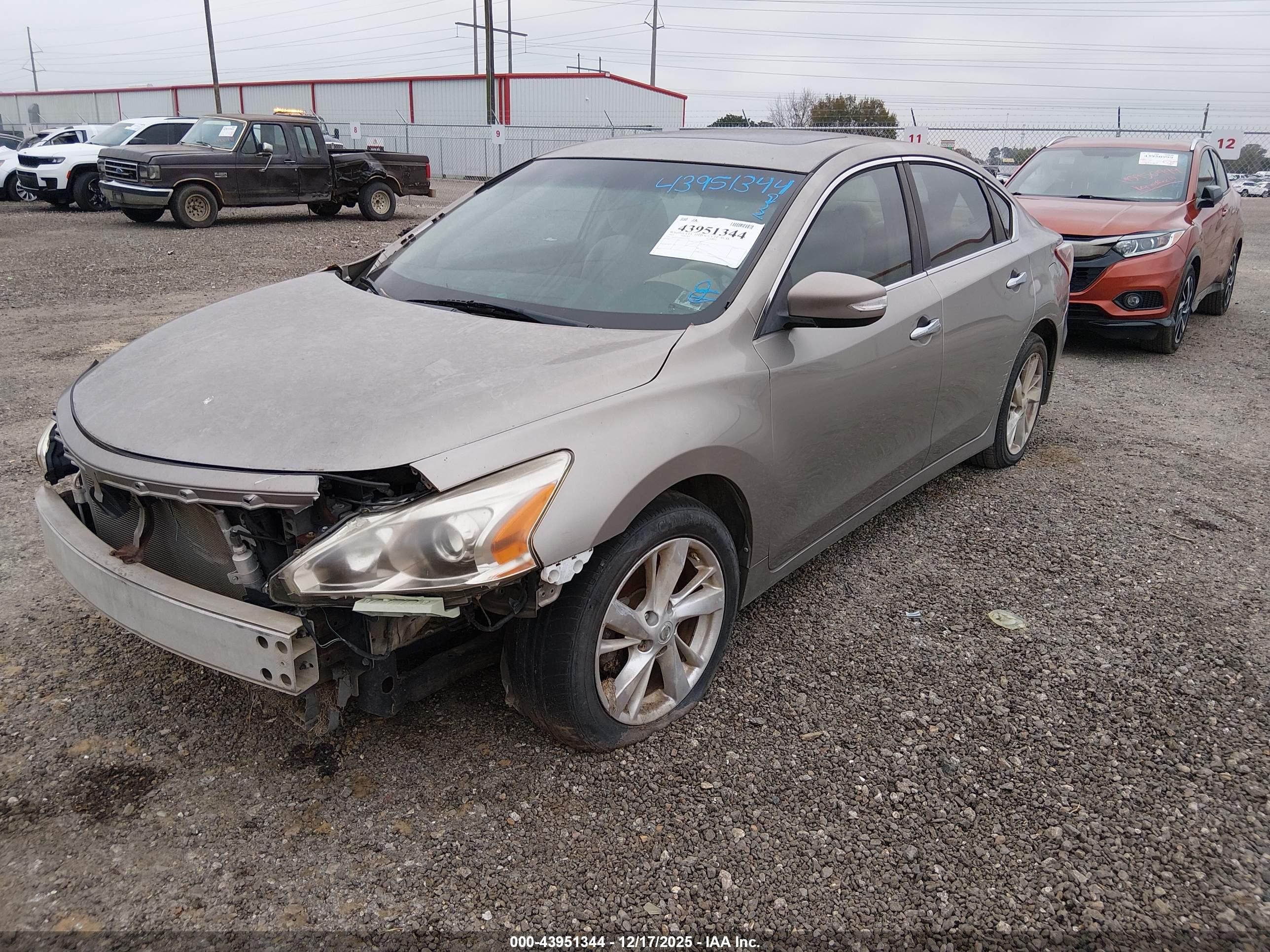 NISSAN ALTIMA image 2