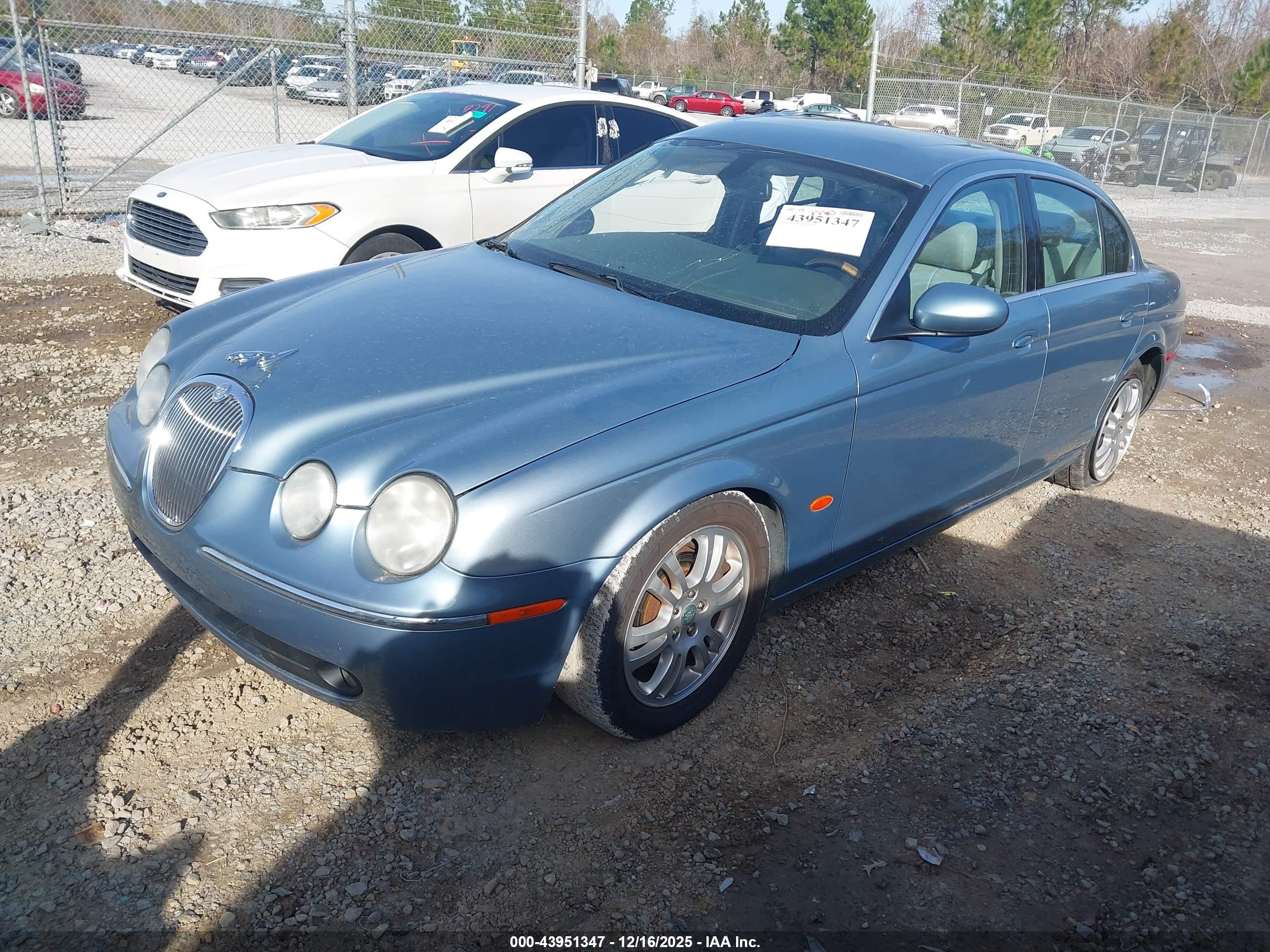 JAGUAR S-TYPE image 2
