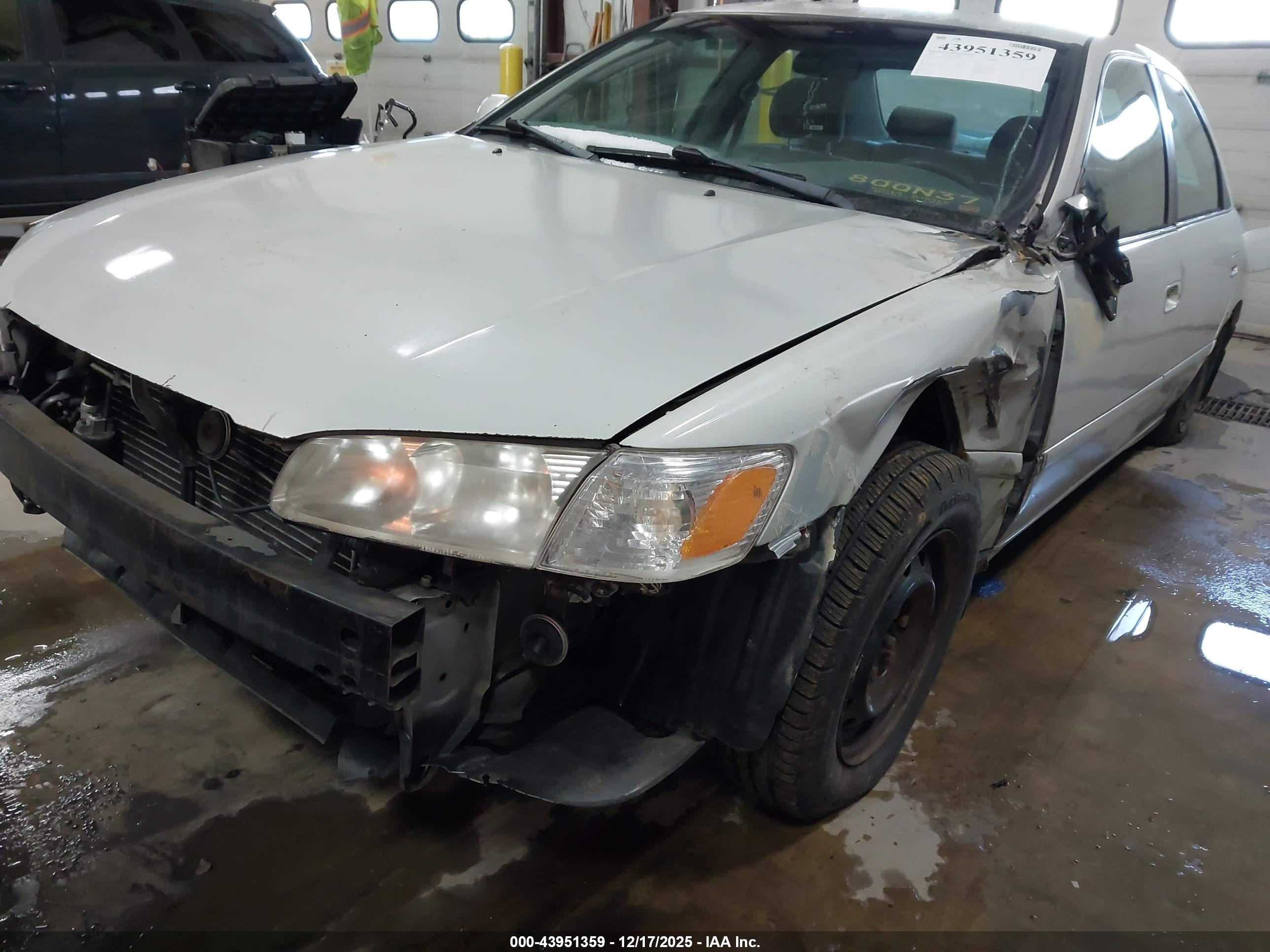 TOYOTA CAMRY image 6