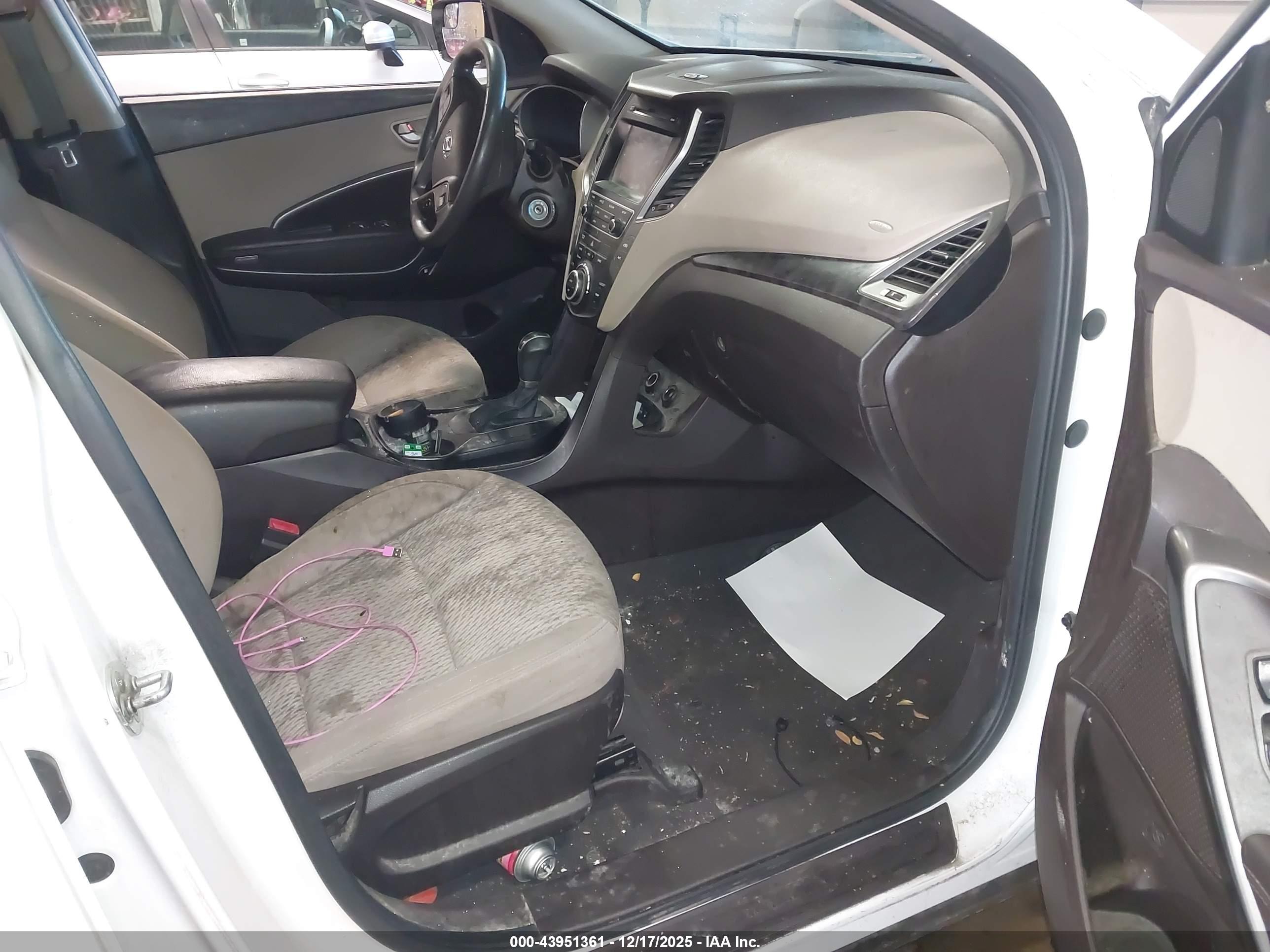 HYUNDAI SANTA image 5