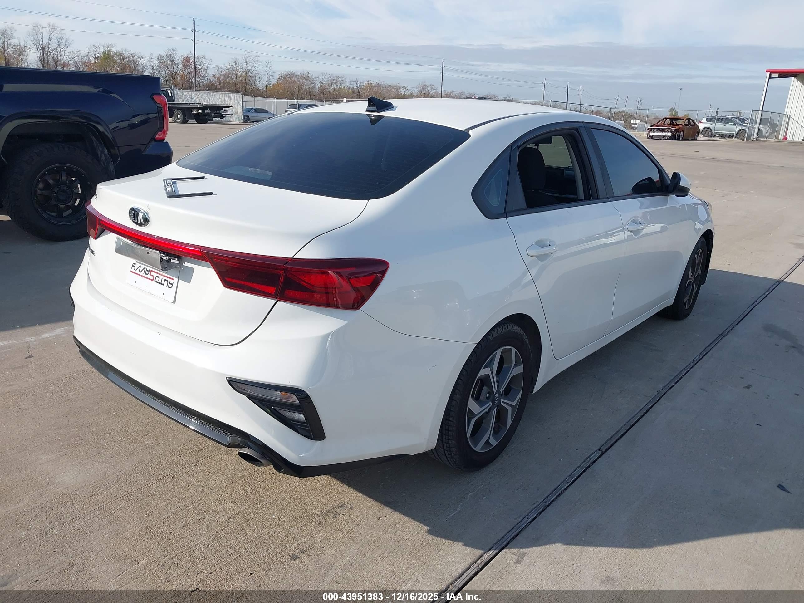 KIA FORTE image 4