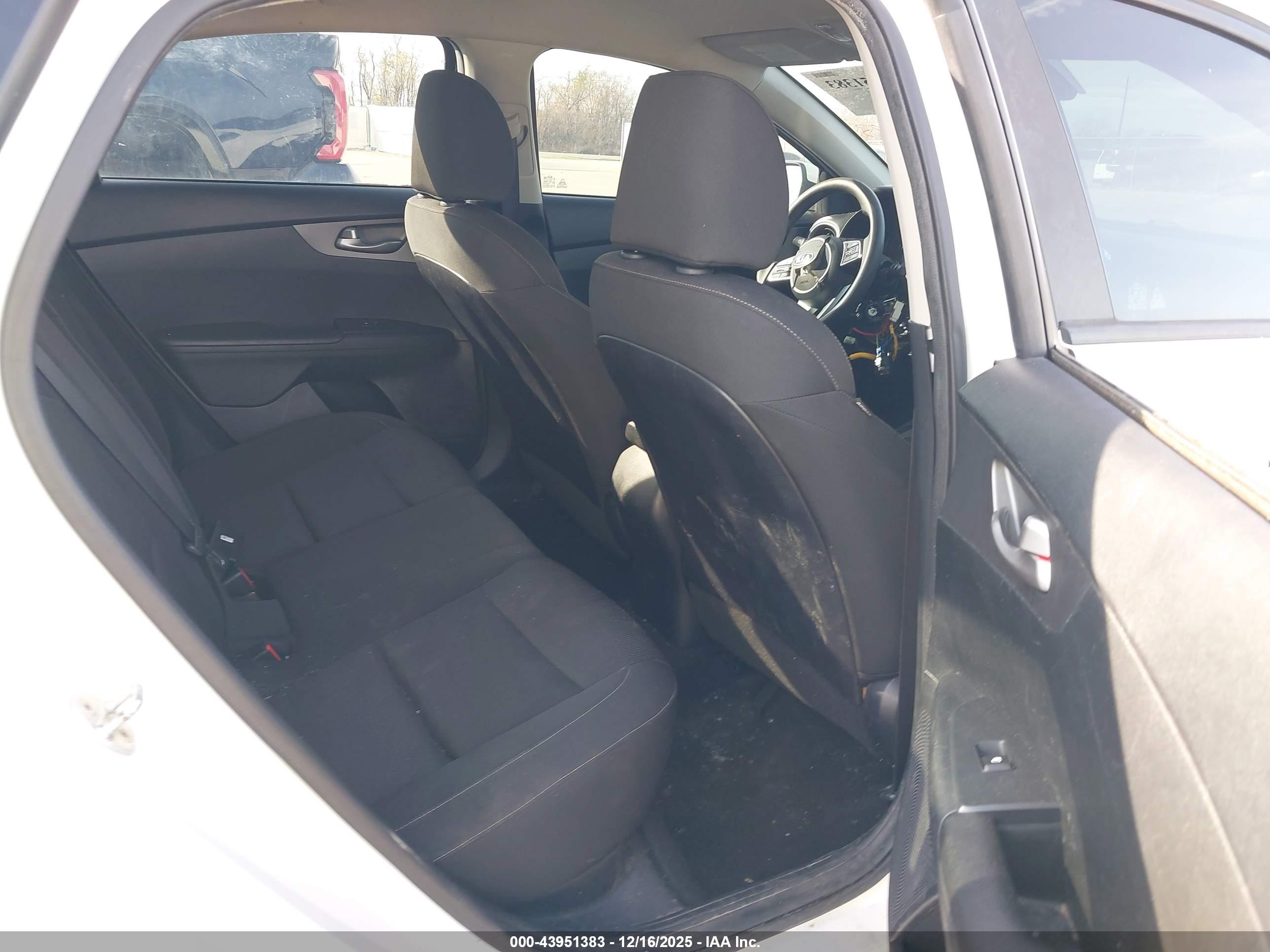 KIA FORTE image 8