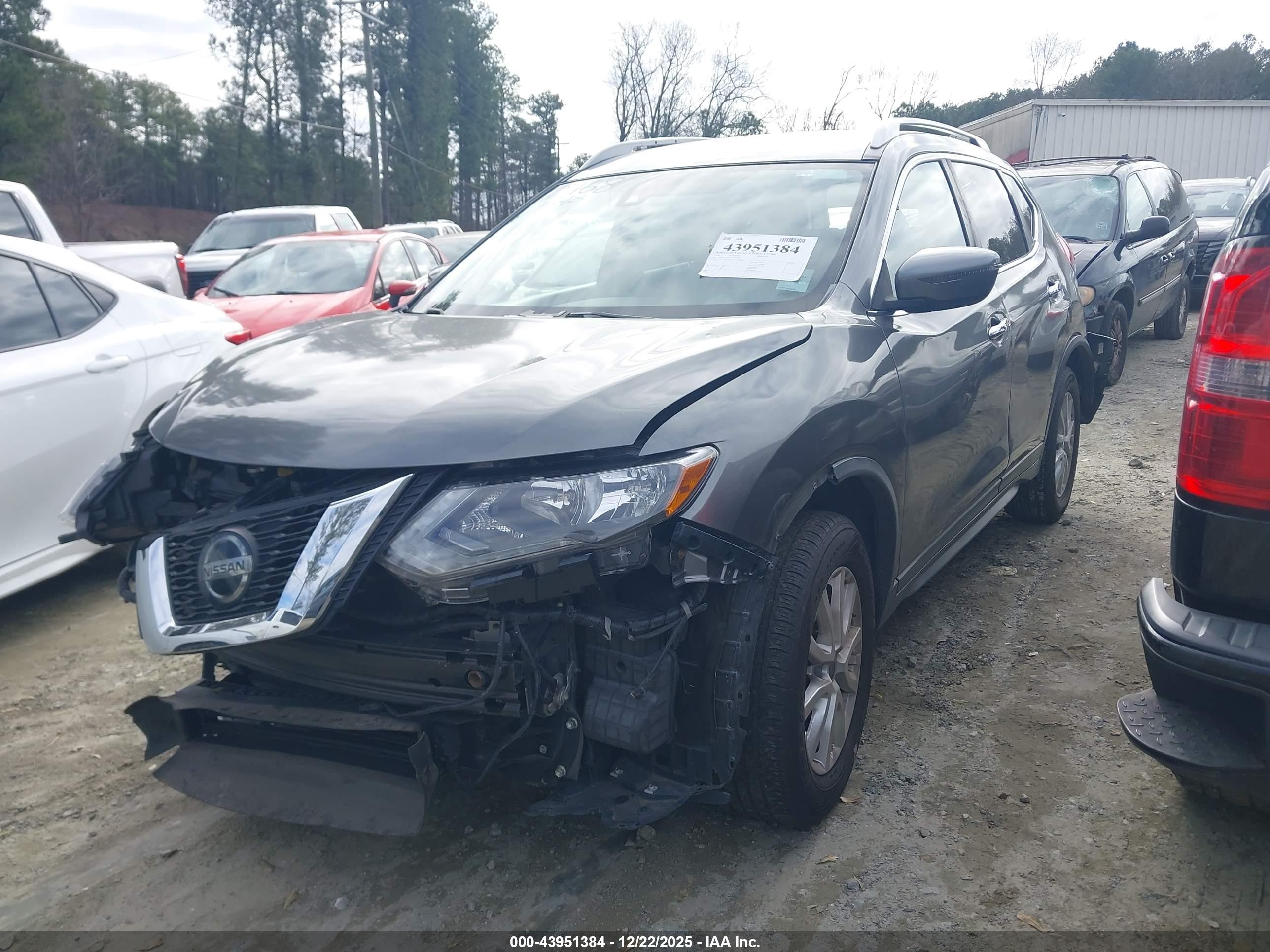 NISSAN ROGUE image 2