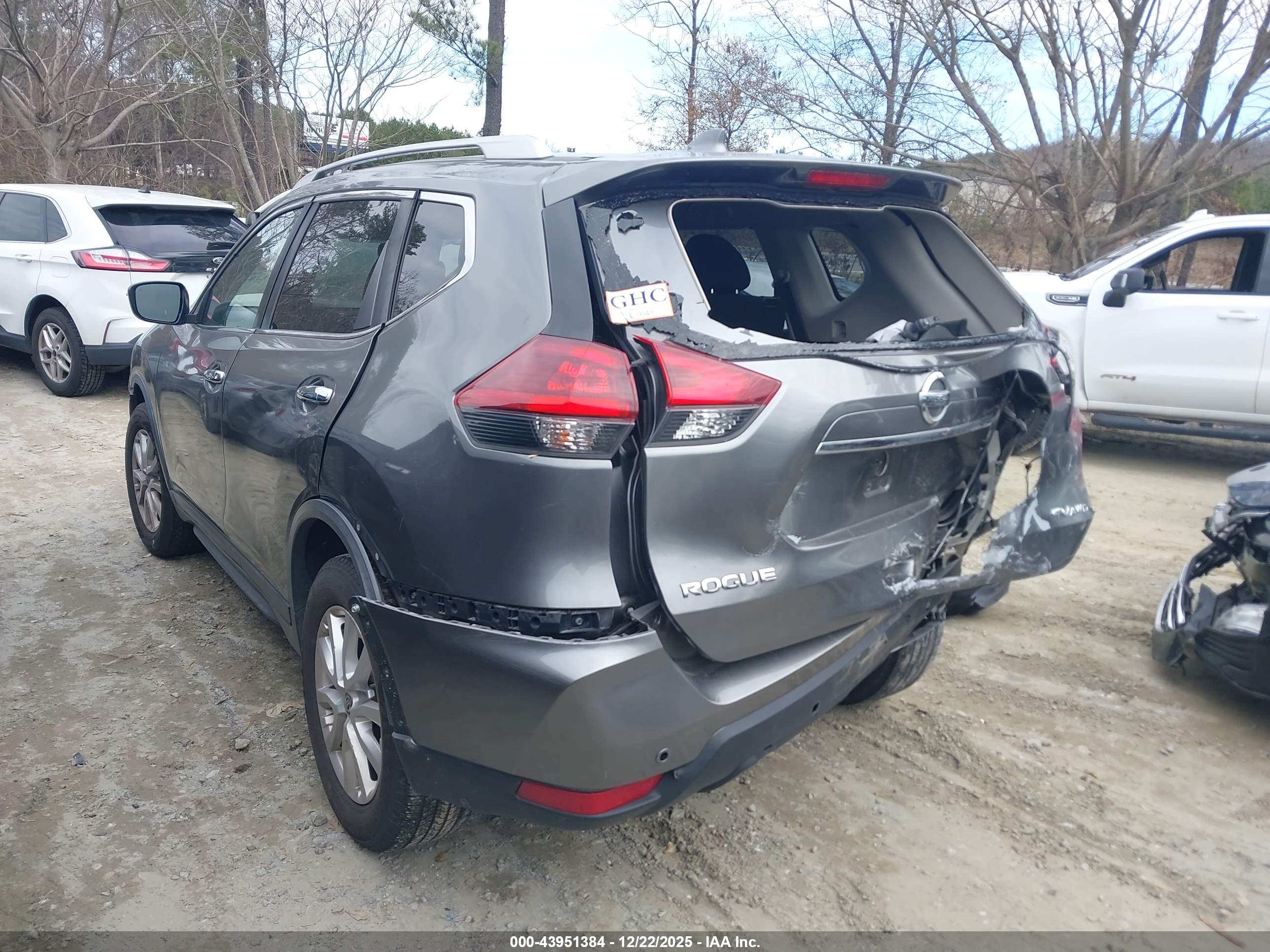 NISSAN ROGUE image 3