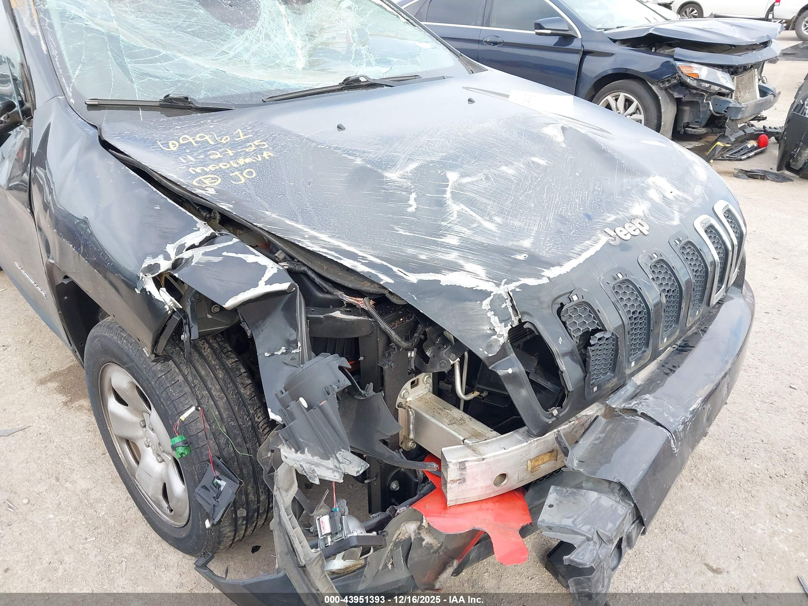 JEEP CHEROKEE image 6