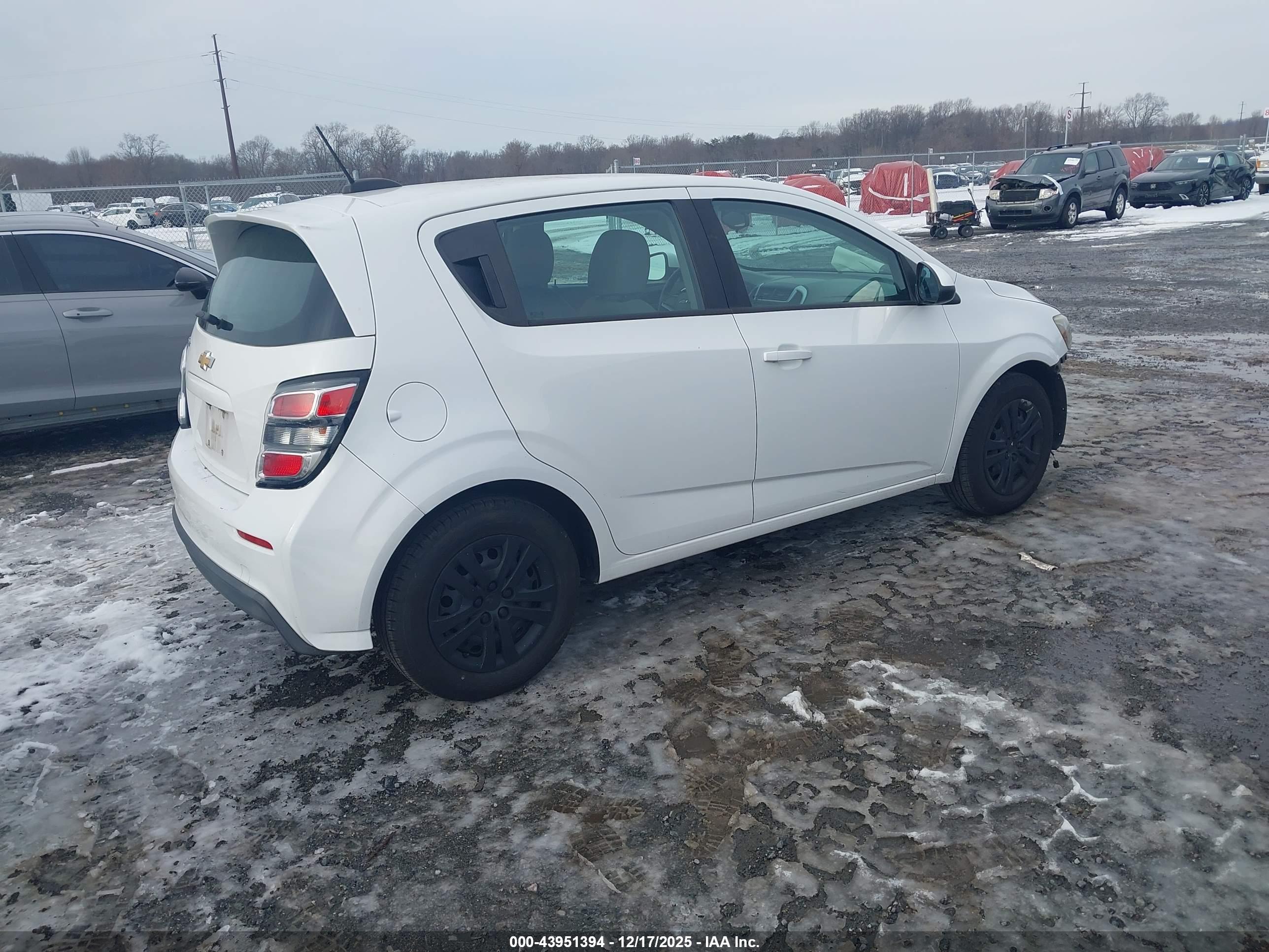 CHEVROLET SONIC image 4