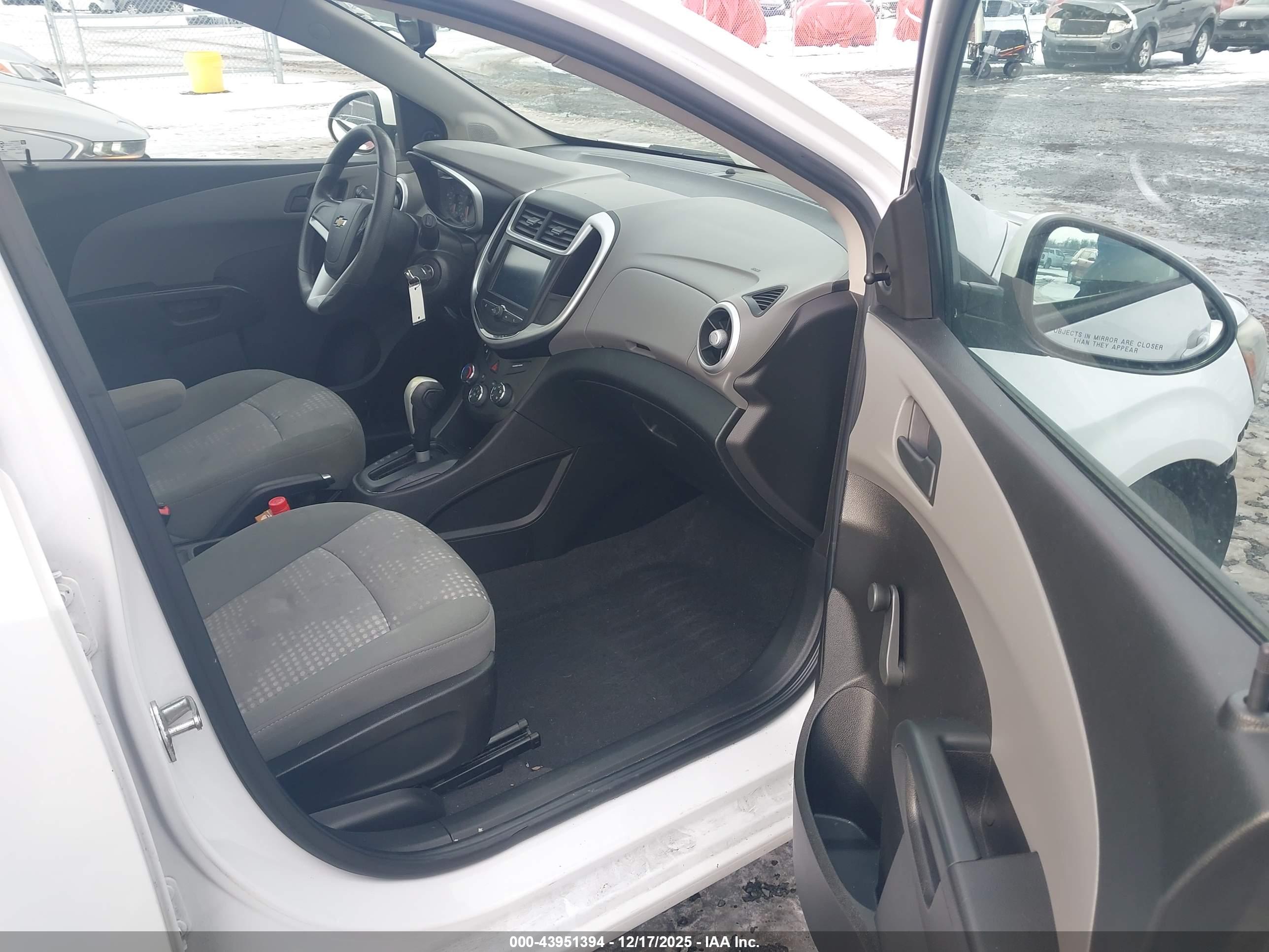 CHEVROLET SONIC image 5