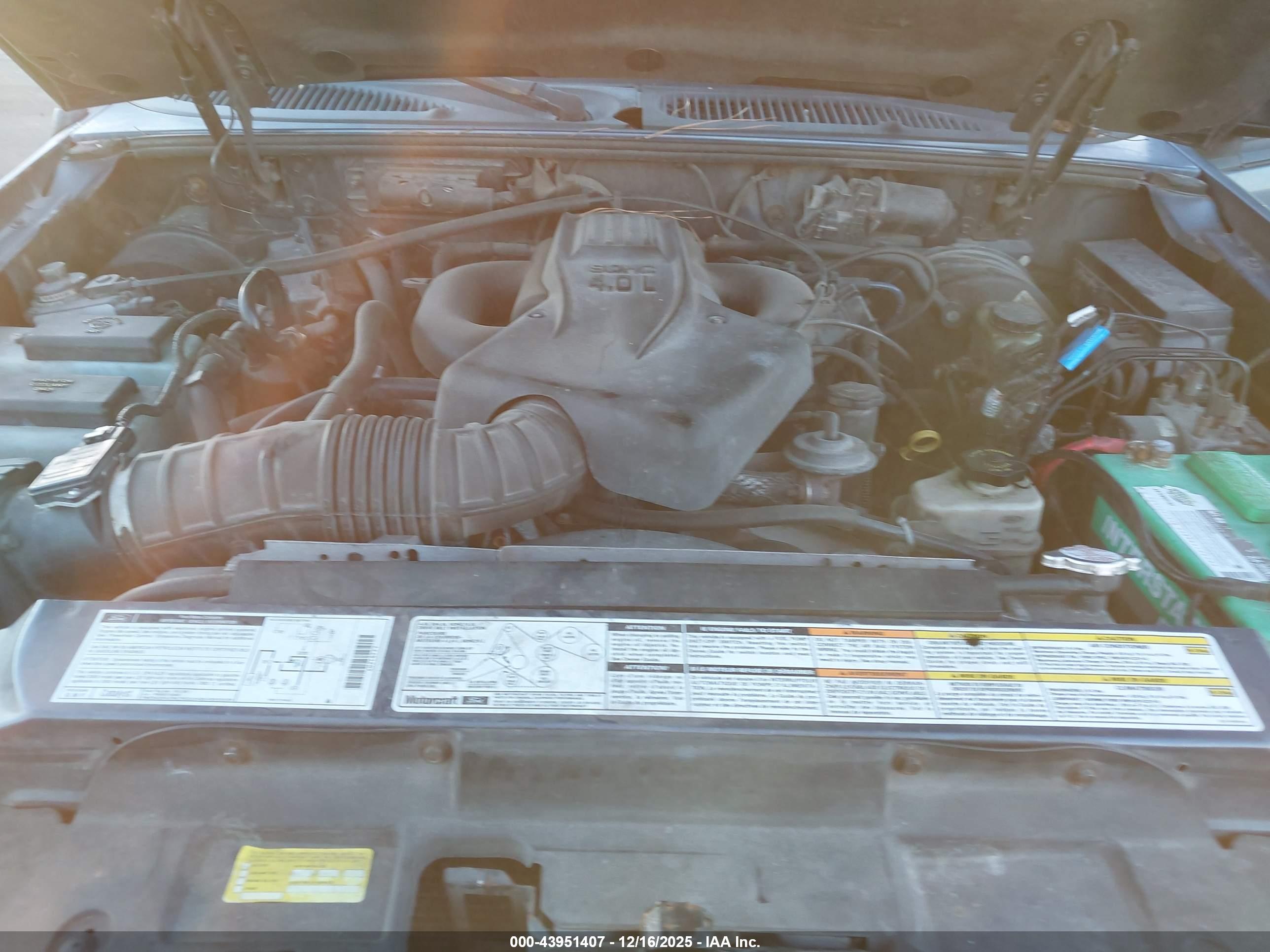 FORD EXPLORER image 10