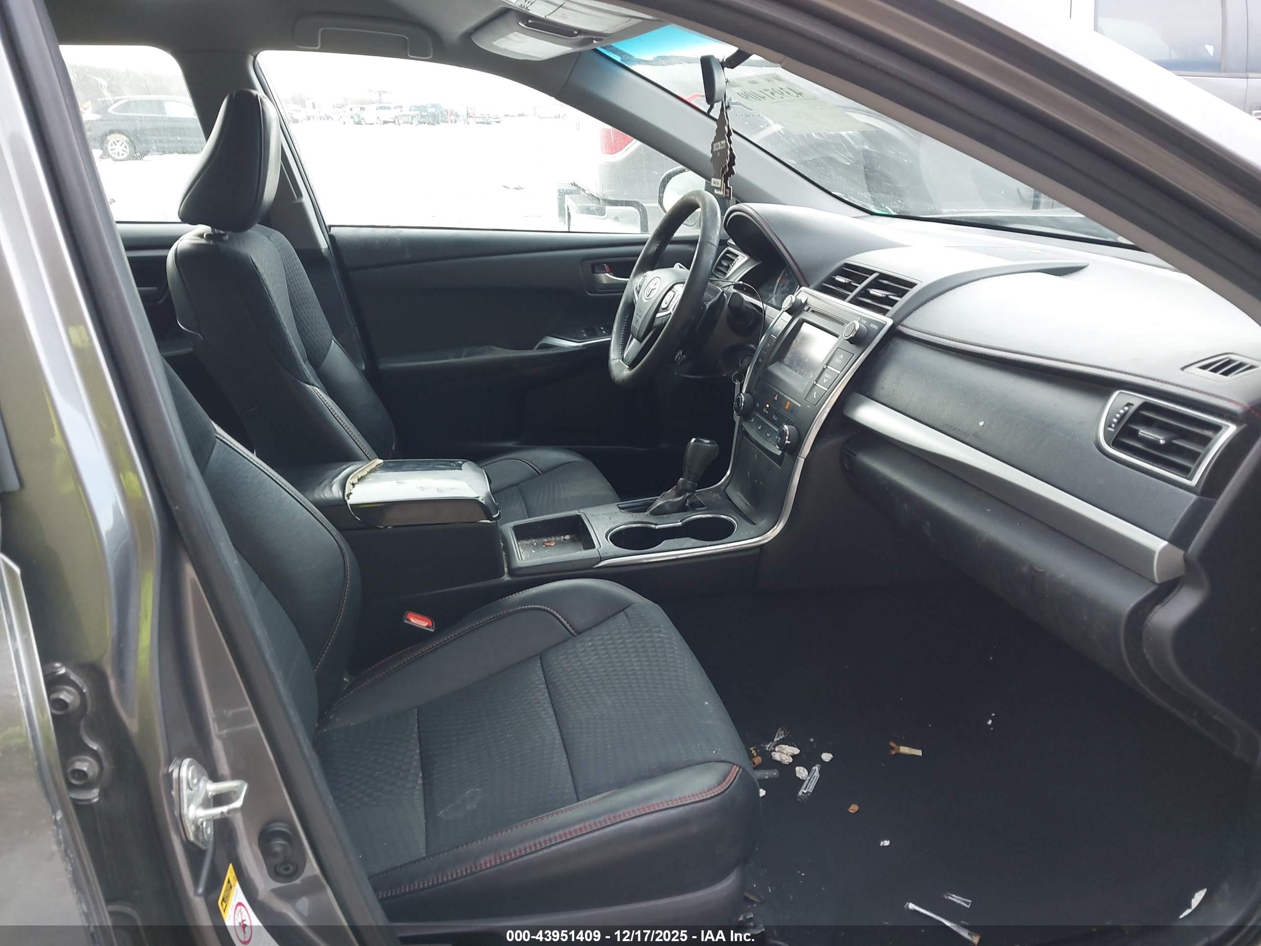 TOYOTA CAMRY image 5