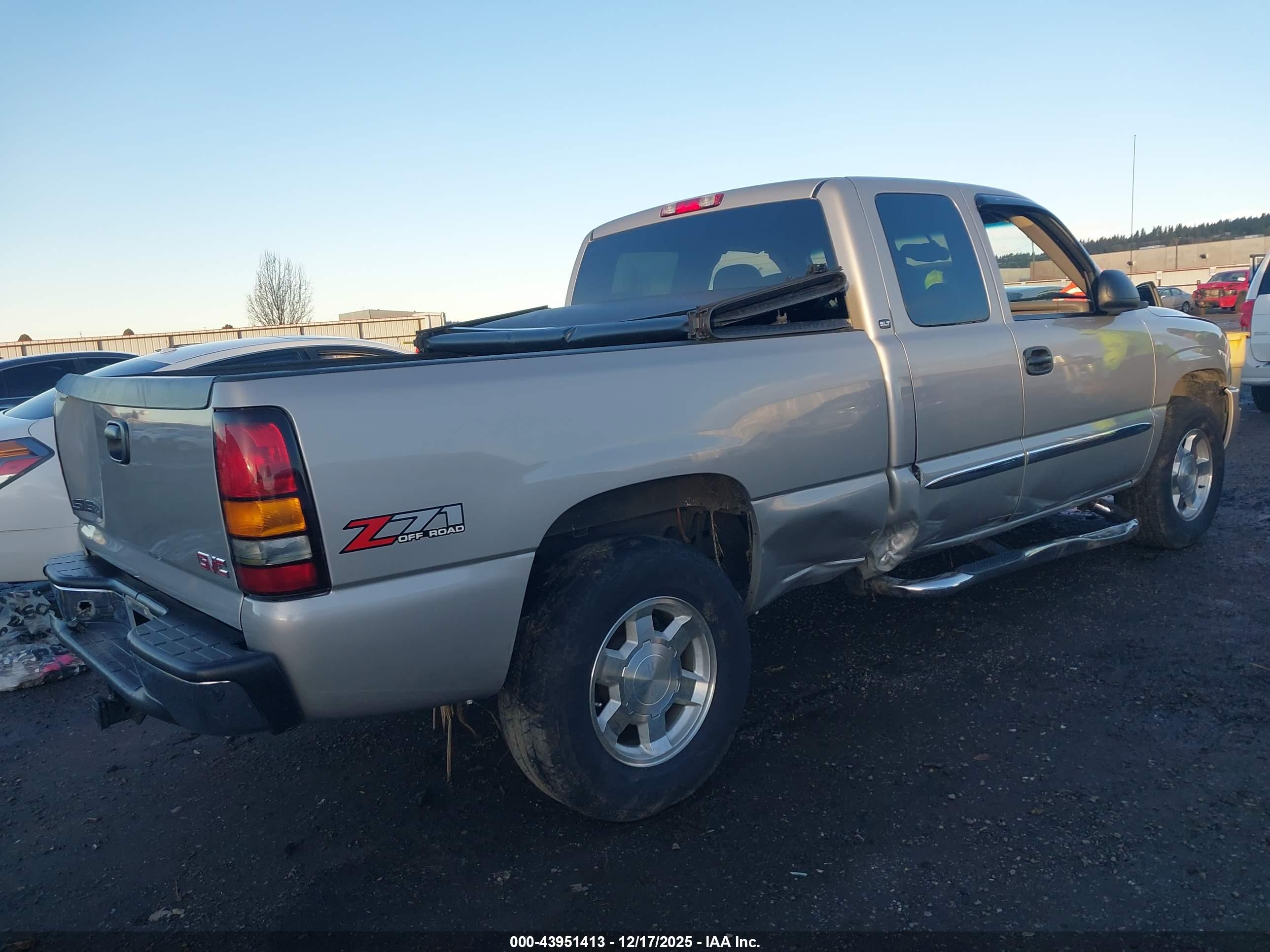 GMC SIERRA image 4