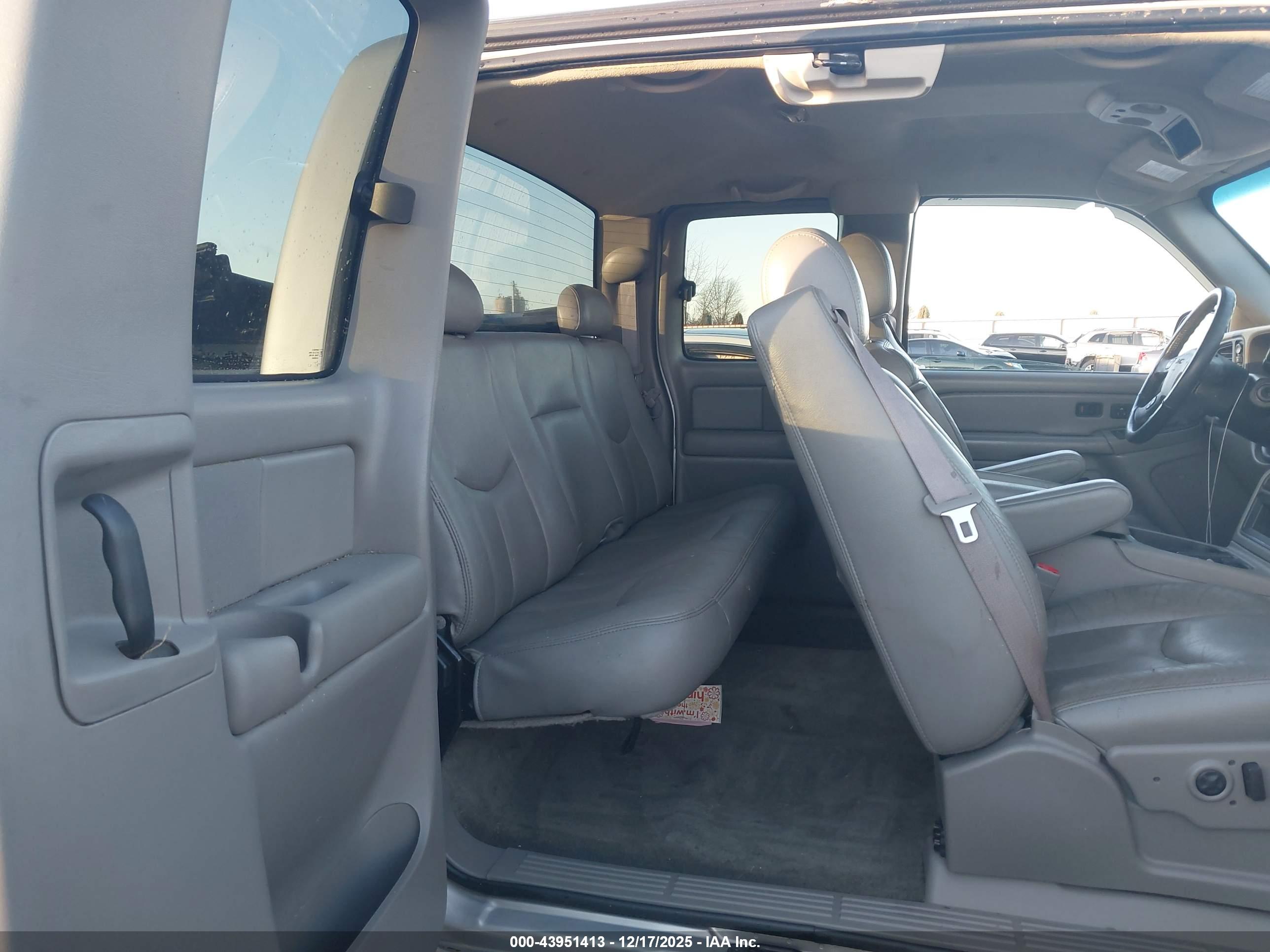 GMC SIERRA image 8