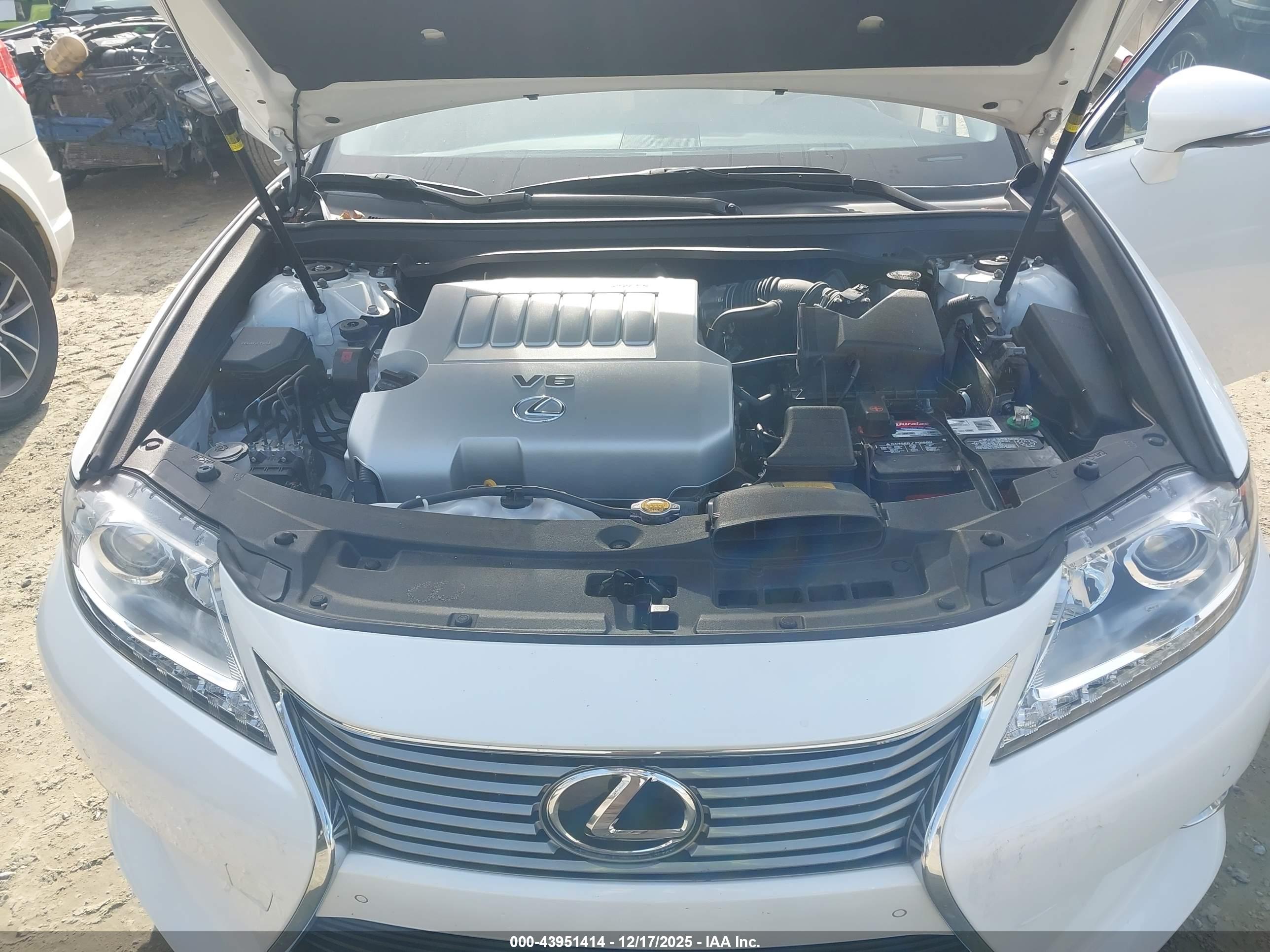 LEXUS ES image 10