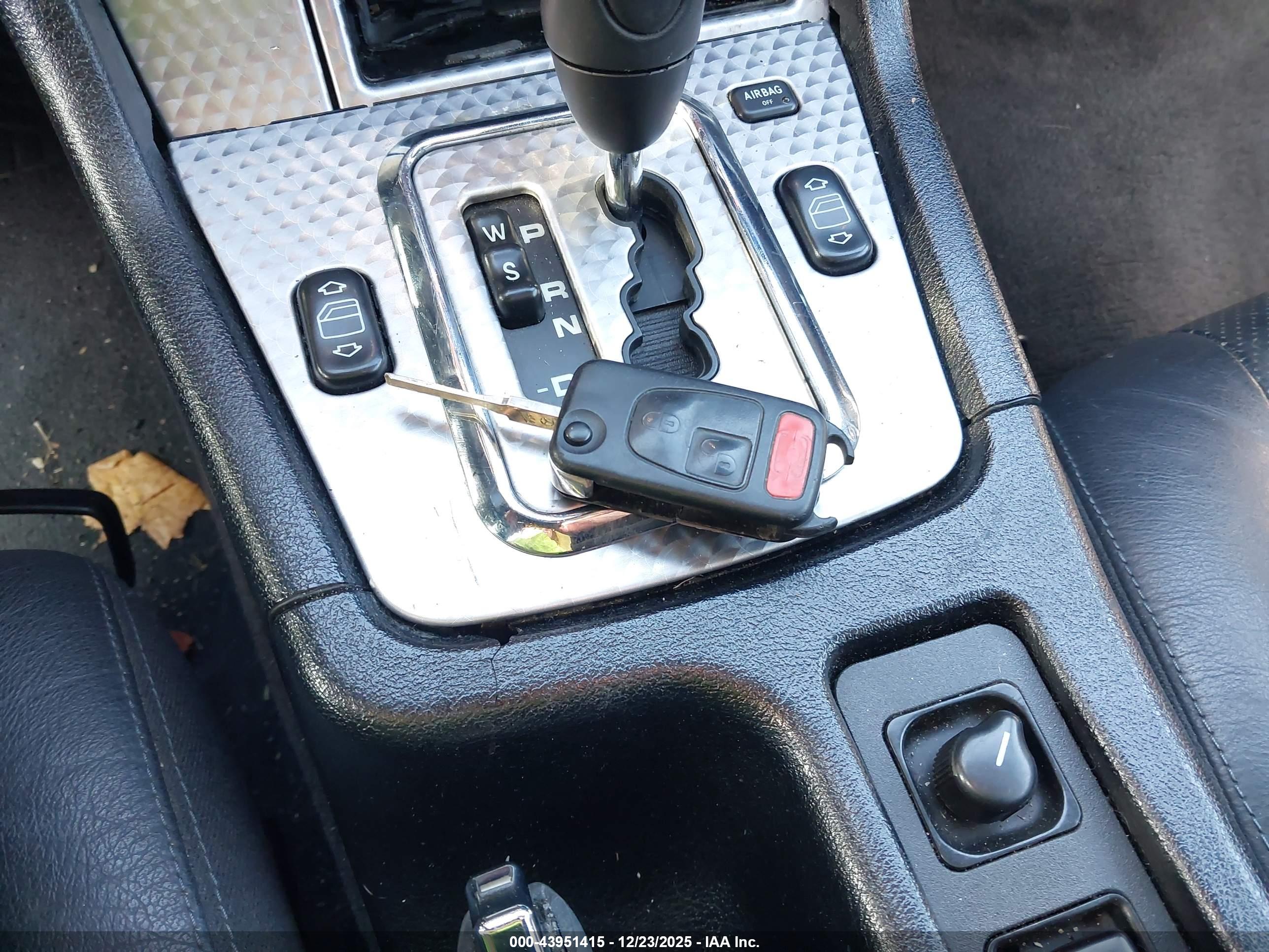 MERCEDES-BENZ SLK image 11