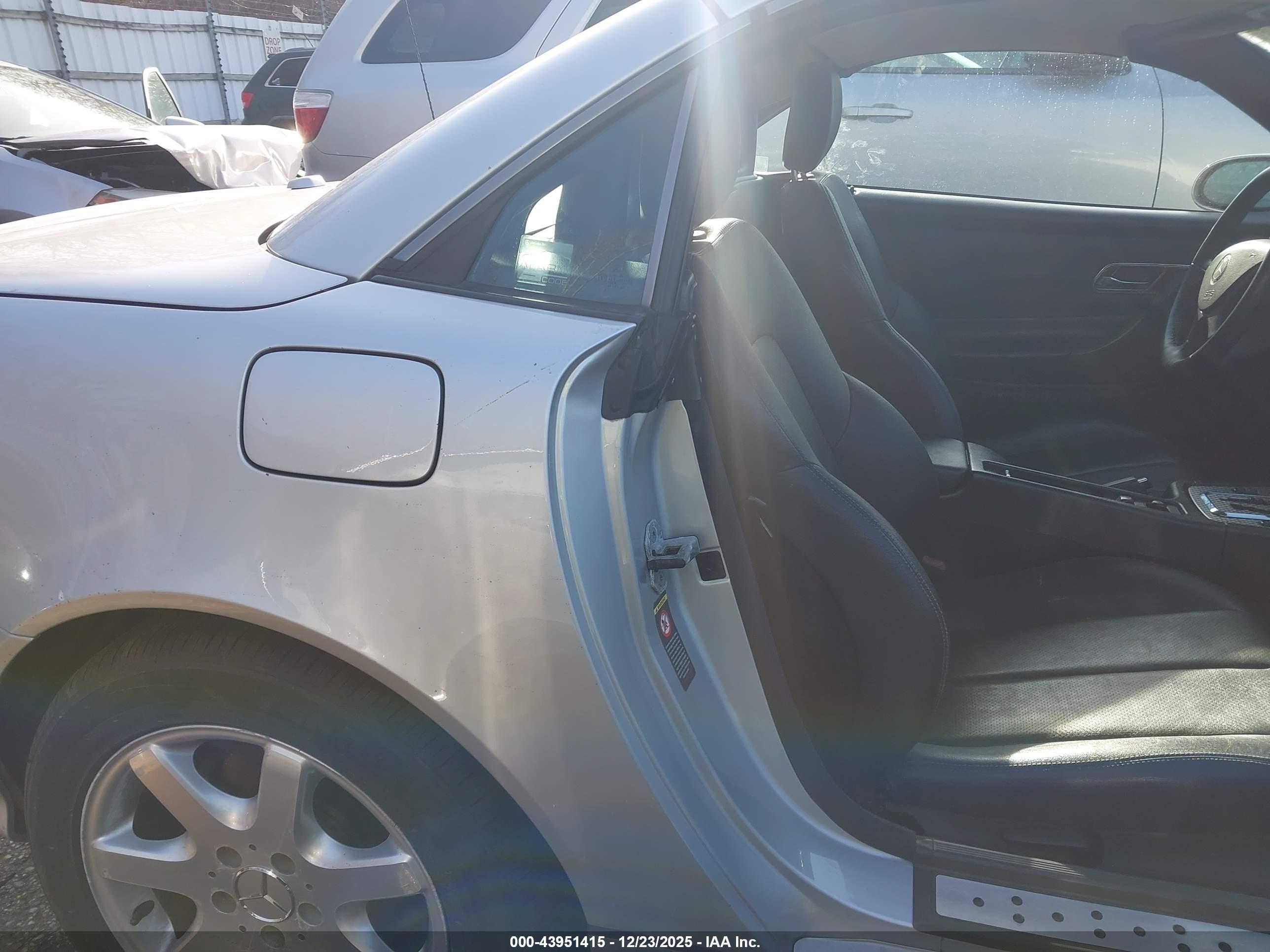 MERCEDES-BENZ SLK image 8