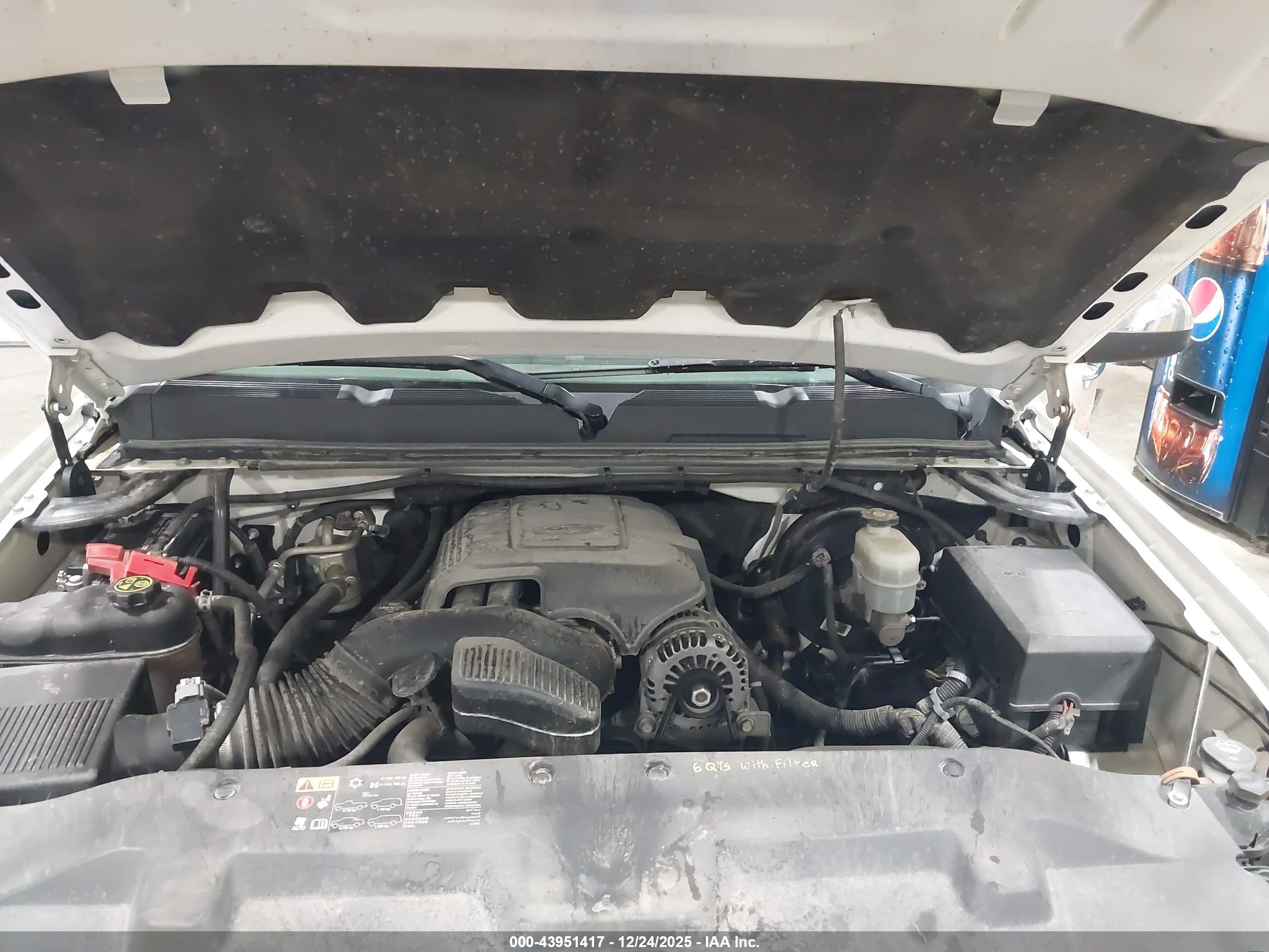 CHEVROLET SILVERADO image 10