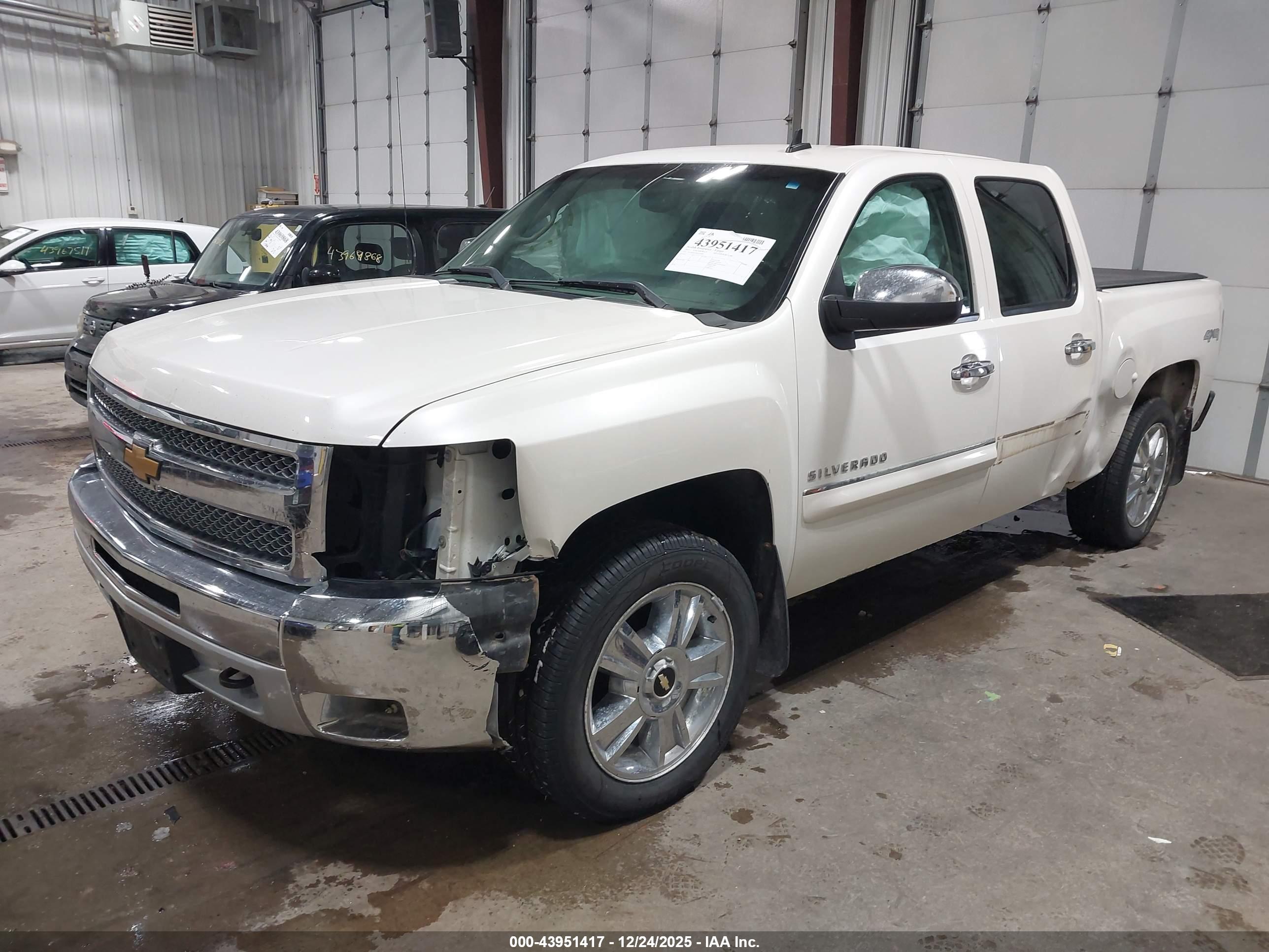 CHEVROLET SILVERADO image 2
