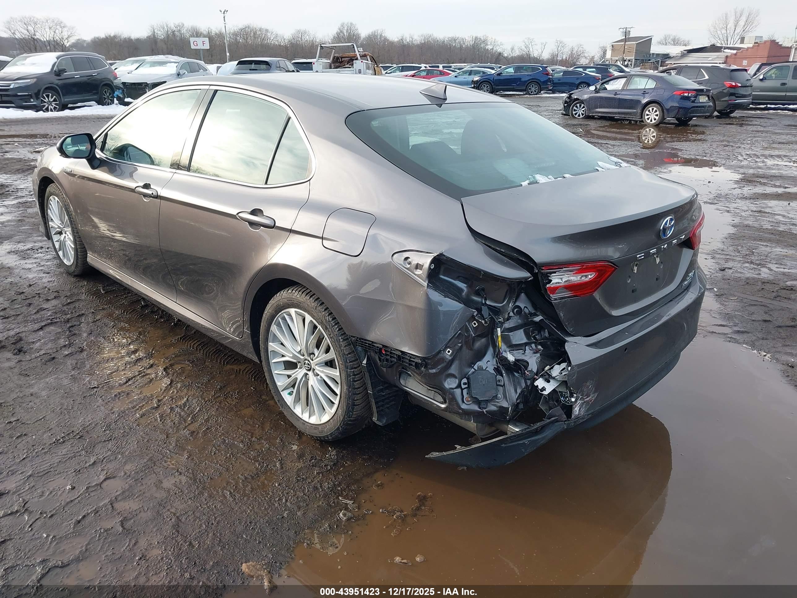 TOYOTA CAMRY image 6
