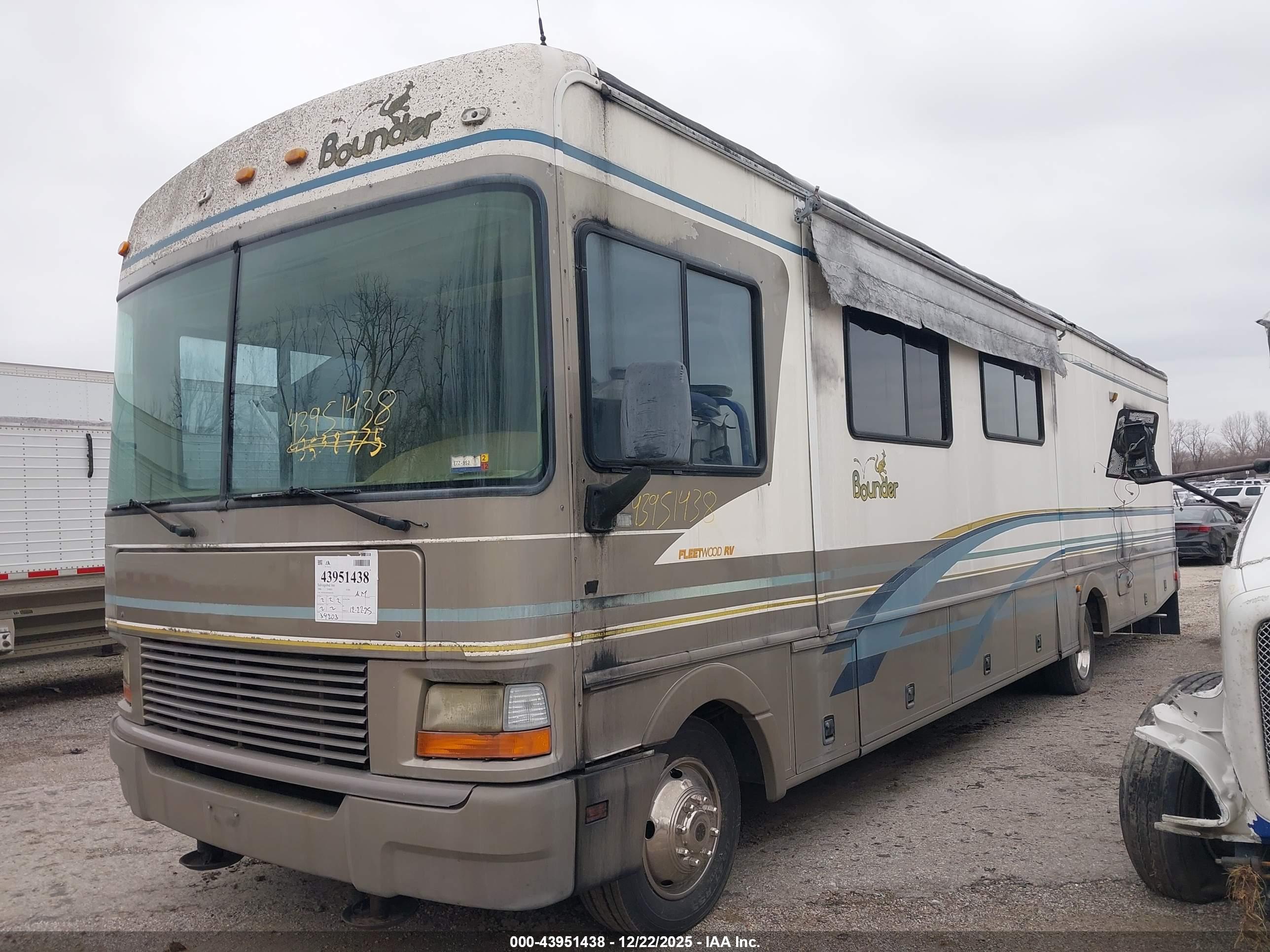 FORD F550 image 2